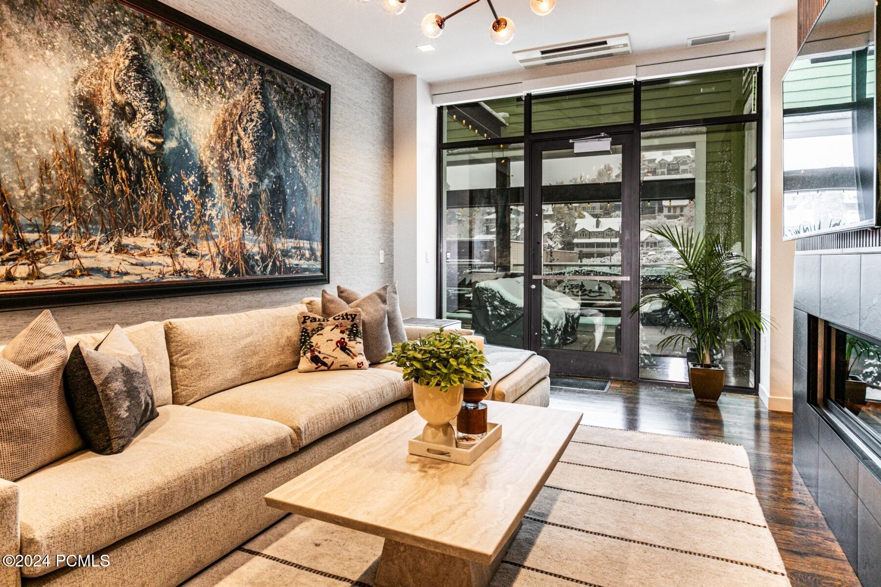 Park City, Utah 84060, United States, 3 Bedrooms Bedrooms, ,3 BathroomsBathrooms,Residential,Pending,35368