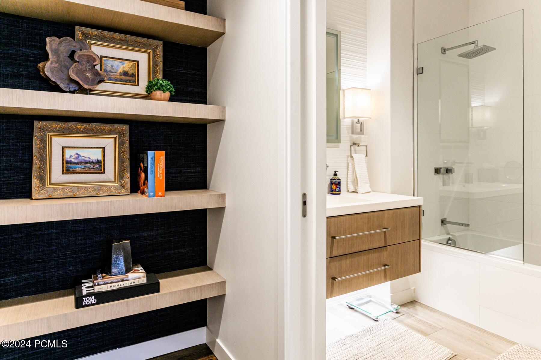 Park City, Utah 84060, United States, 3 Bedrooms Bedrooms, ,3 BathroomsBathrooms,Residential,Pending,35368