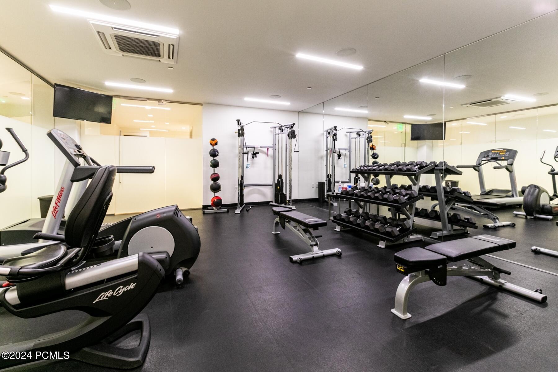 Park City, Utah 84060, United States, 3 Bedrooms Bedrooms, ,3 BathroomsBathrooms,Residential,Pending,35368