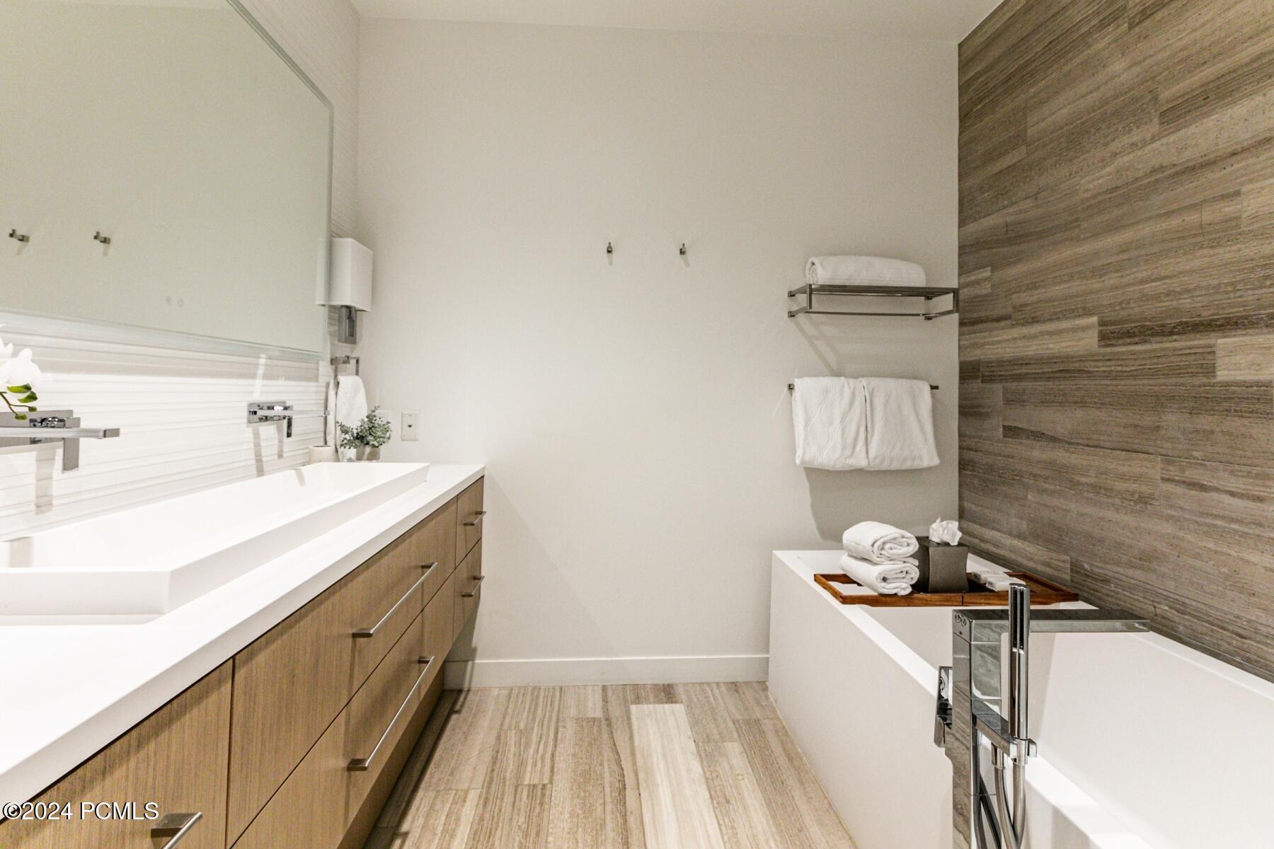 Park City, Utah 84060, United States, 3 Bedrooms Bedrooms, ,3 BathroomsBathrooms,Residential,Pending,35368