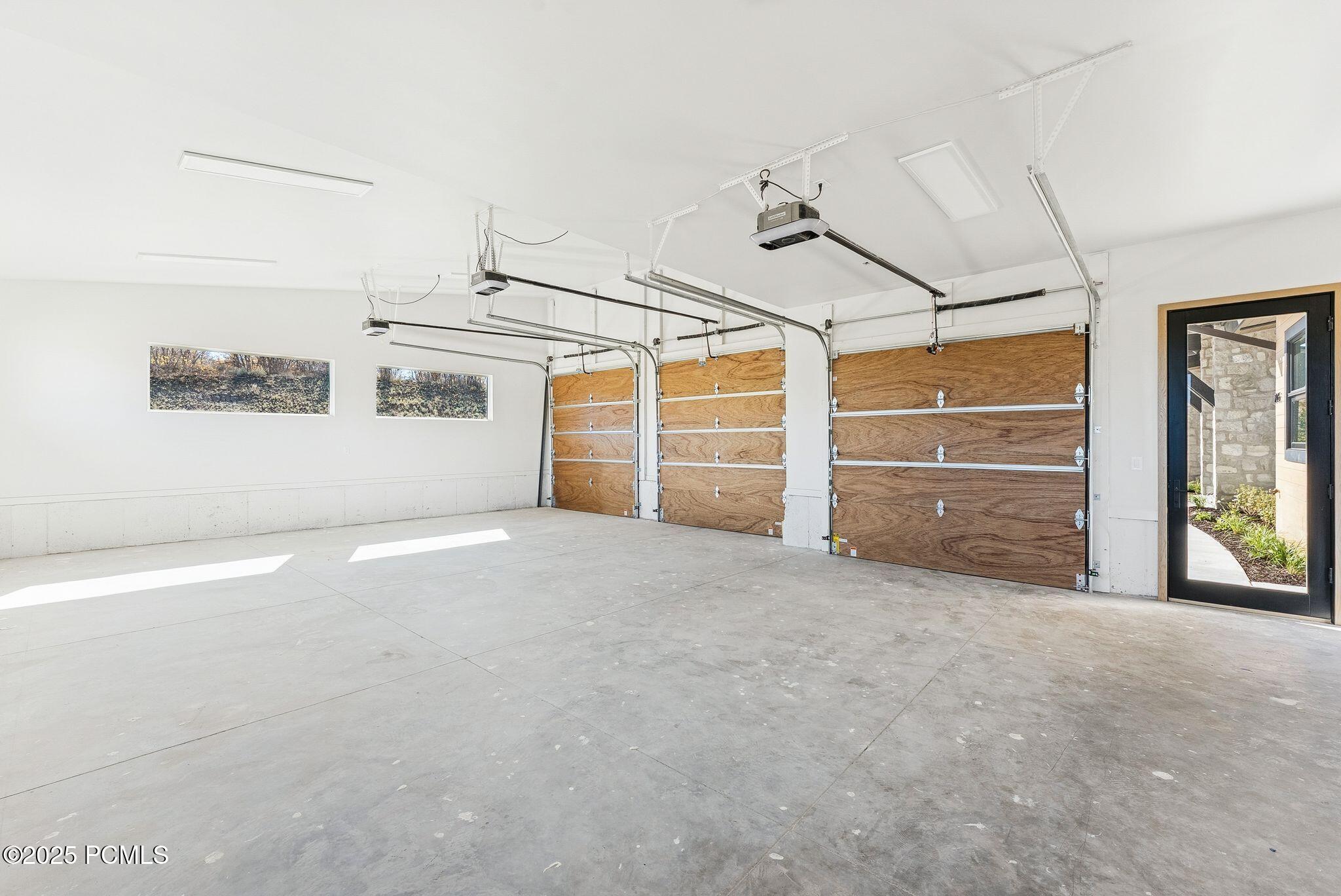 Kamas, Utah 84036, United States, 5 Bedrooms Bedrooms, ,6 BathroomsBathrooms,Residential,Active,215446