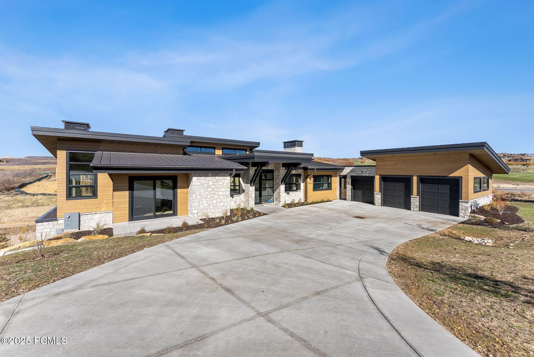 Kamas, Utah 84036, United States, 5 Bedrooms Bedrooms, ,6 BathroomsBathrooms,Residential,Active,215446