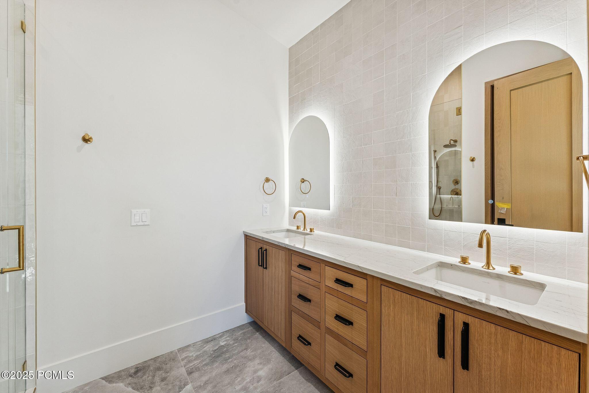 Kamas, Utah 84036, United States, 5 Bedrooms Bedrooms, ,6 BathroomsBathrooms,Residential,Active,215446