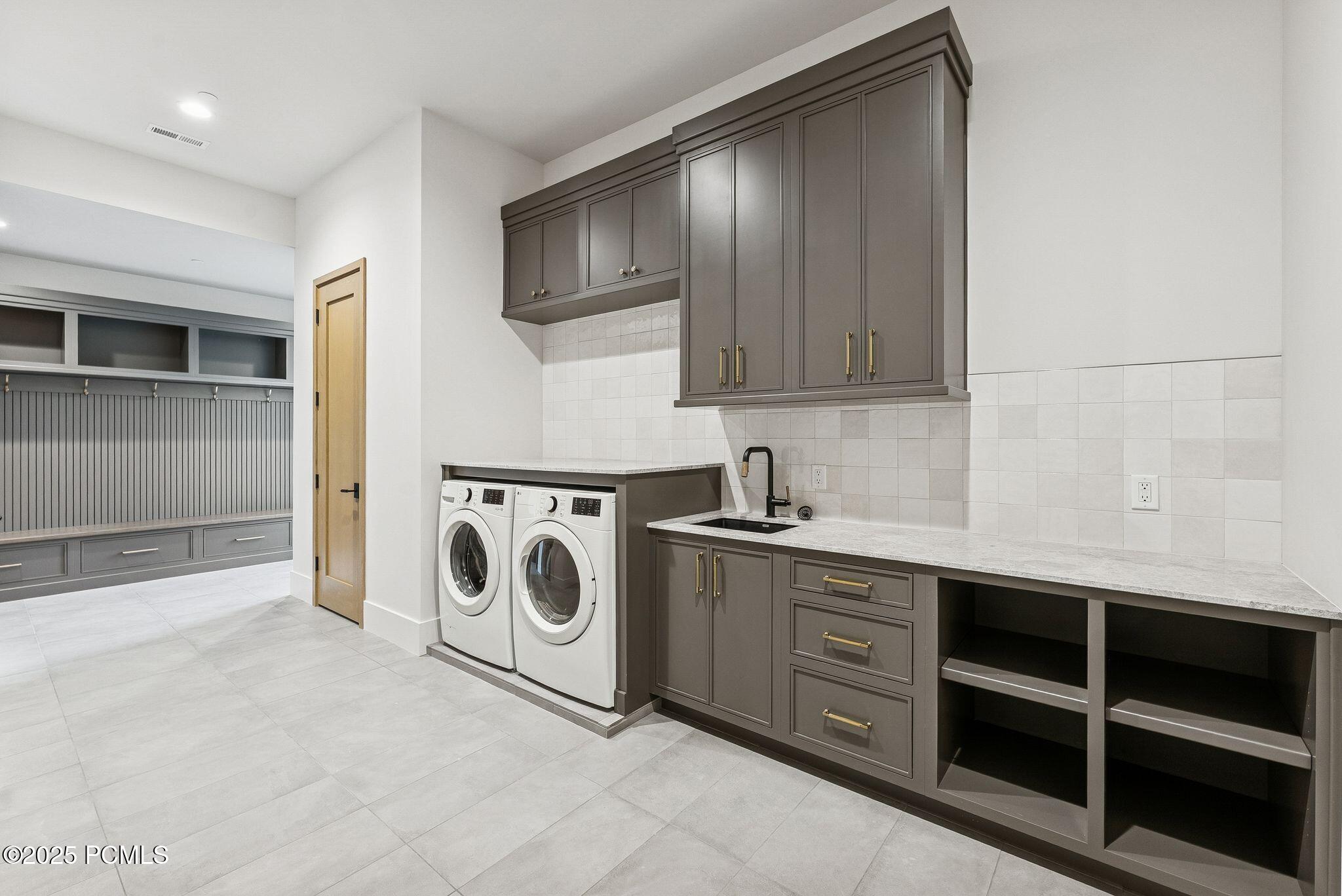 Kamas, Utah 84036, United States, 5 Bedrooms Bedrooms, ,6 BathroomsBathrooms,Residential,Active,215446