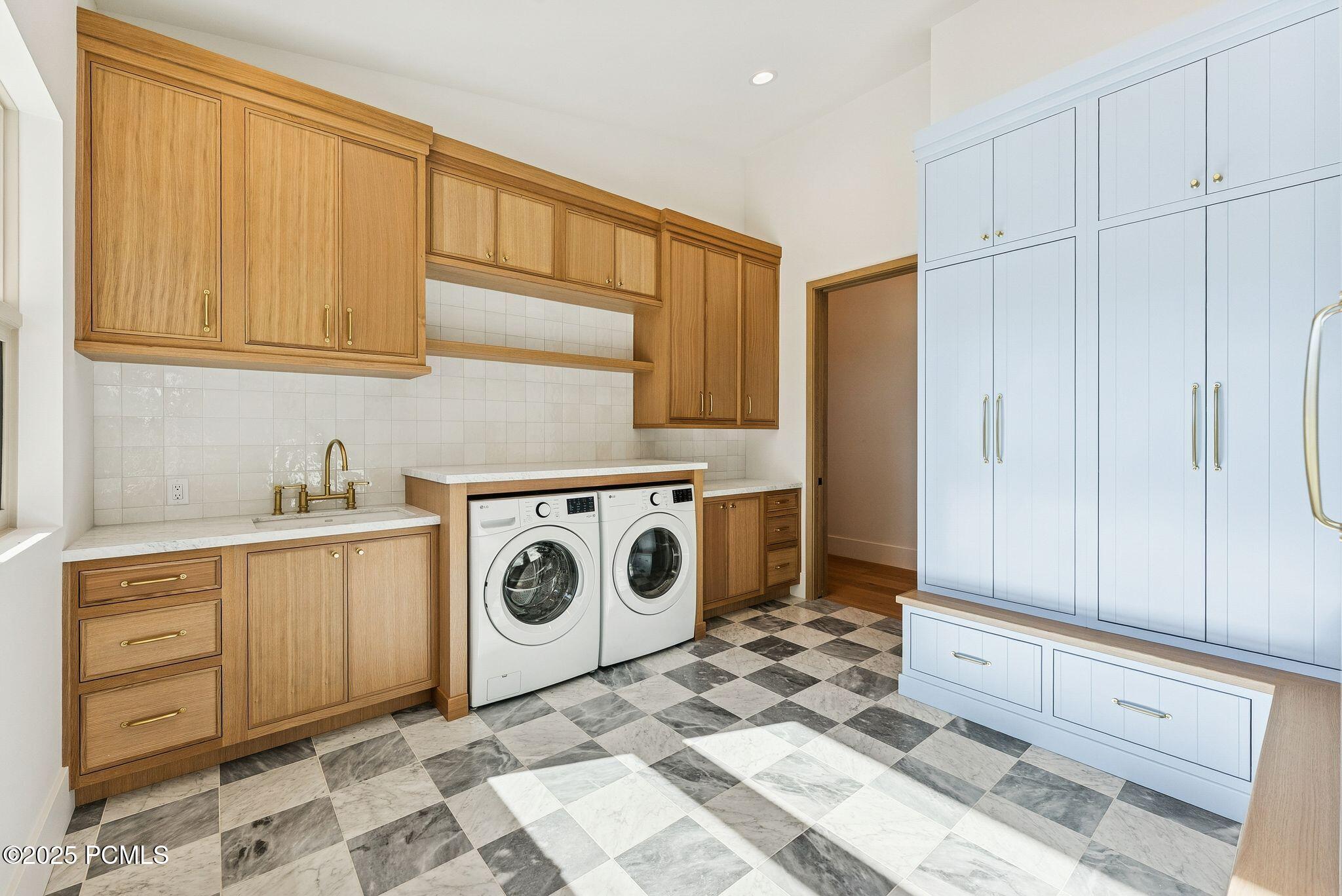 Kamas, Utah 84036, United States, 5 Bedrooms Bedrooms, ,6 BathroomsBathrooms,Residential,Active,215446