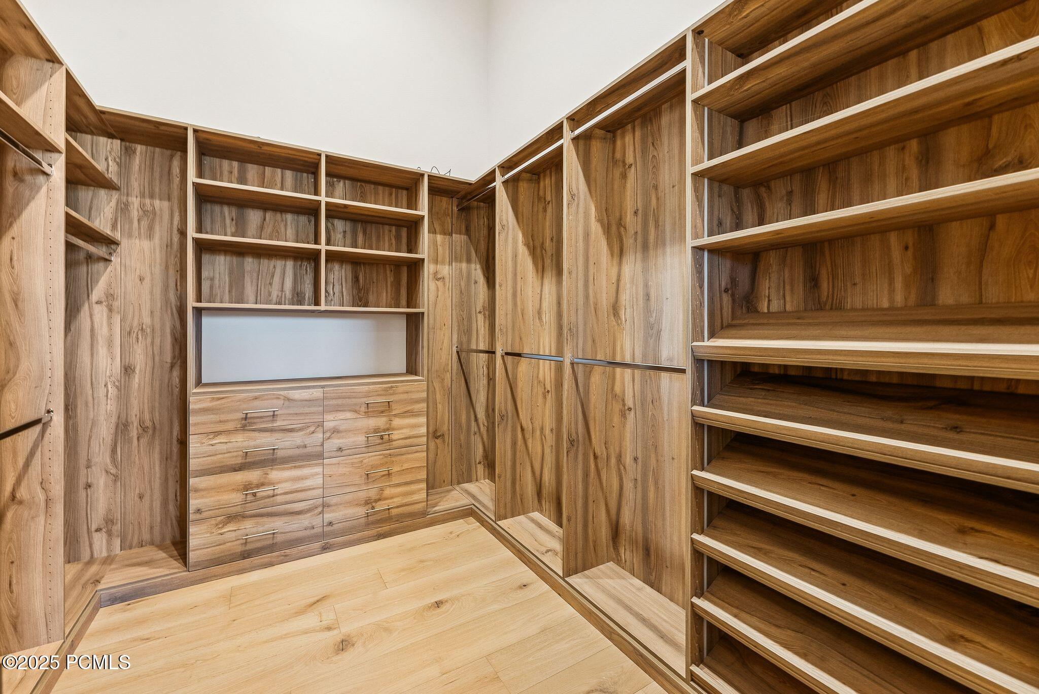 Kamas, Utah 84036, United States, 5 Bedrooms Bedrooms, ,6 BathroomsBathrooms,Residential,Active,215446