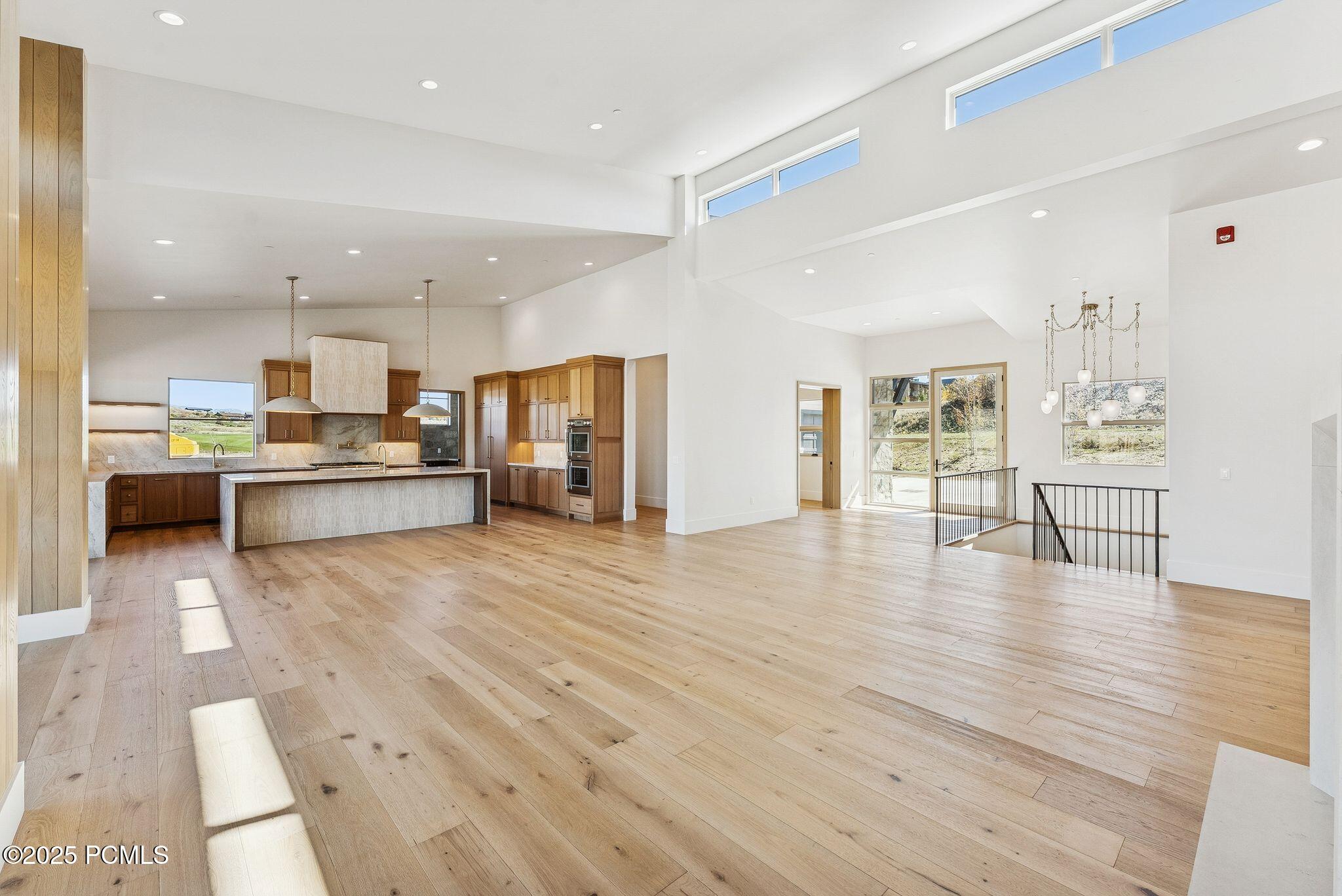 Kamas, Utah 84036, United States, 5 Bedrooms Bedrooms, ,6 BathroomsBathrooms,Residential,Active,215446