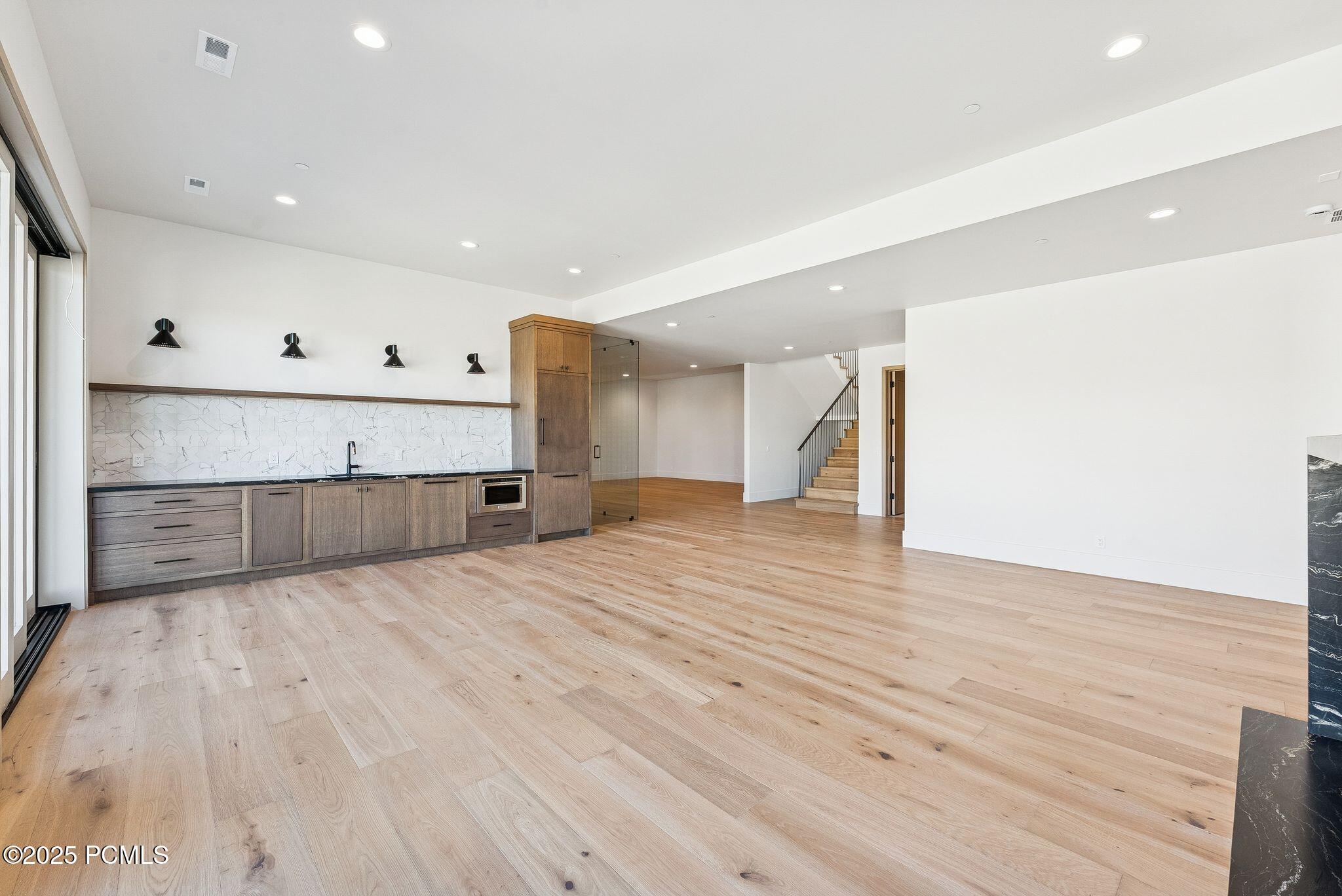 Kamas, Utah 84036, United States, 5 Bedrooms Bedrooms, ,6 BathroomsBathrooms,Residential,Active,215446