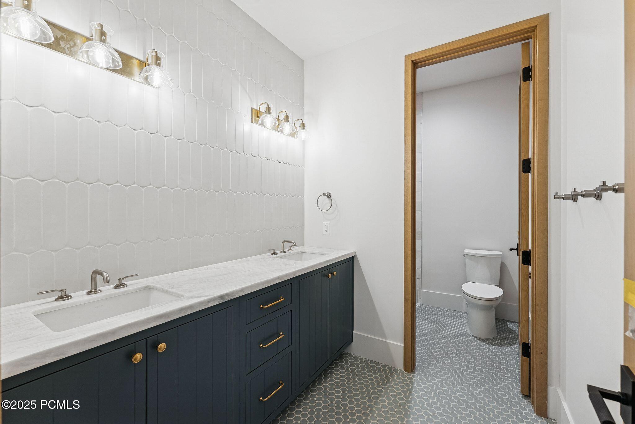 Kamas, Utah 84036, United States, 5 Bedrooms Bedrooms, ,6 BathroomsBathrooms,Residential,Active,215446