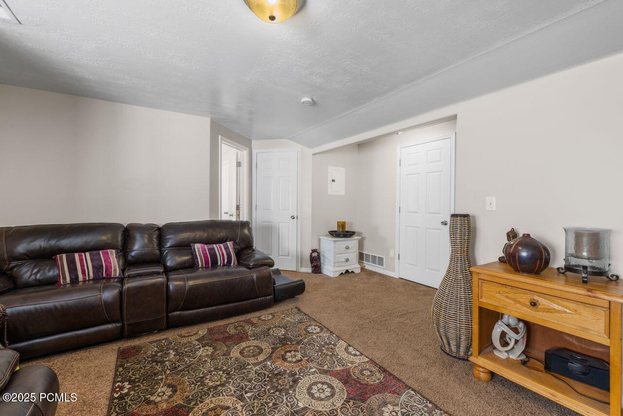 7819 S Spruce Tree Lane, Sandy, Utah image 17