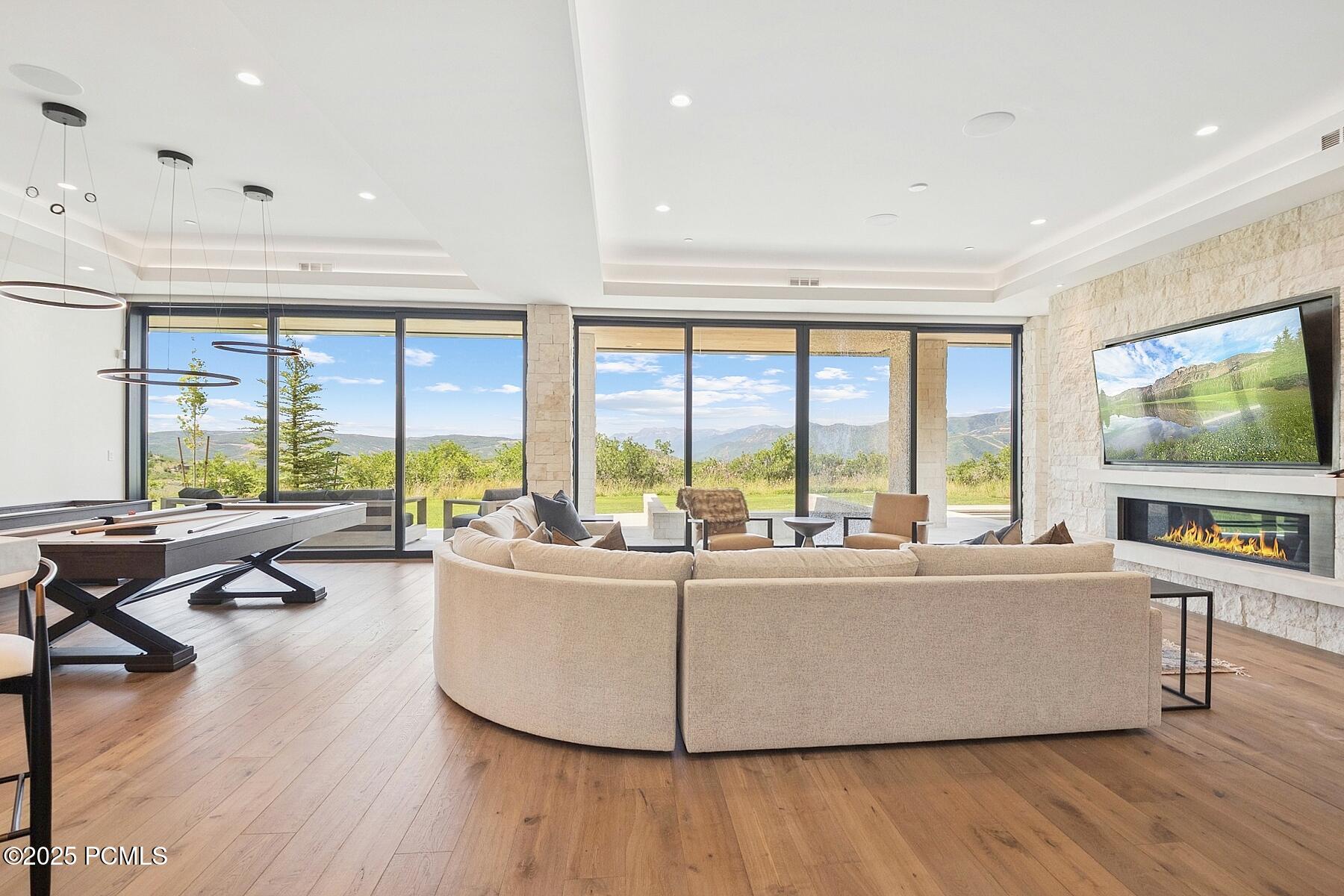 Kamas, Utah 84036, United States, 7 Bedrooms Bedrooms, ,9 BathroomsBathrooms,Residential,Active,187415