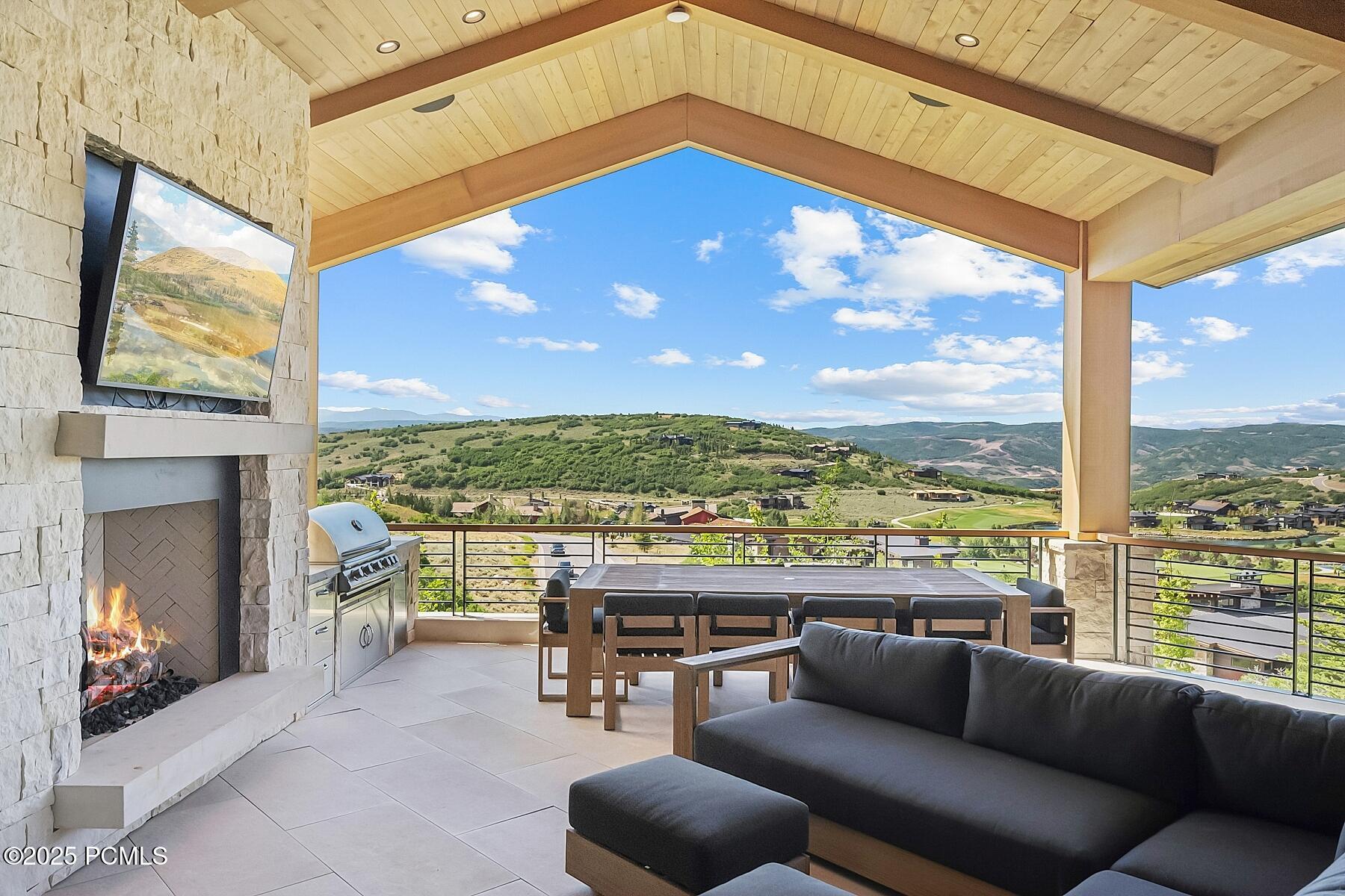 Kamas, Utah 84036, United States, 7 Bedrooms Bedrooms, ,9 BathroomsBathrooms,Residential,Active,187415