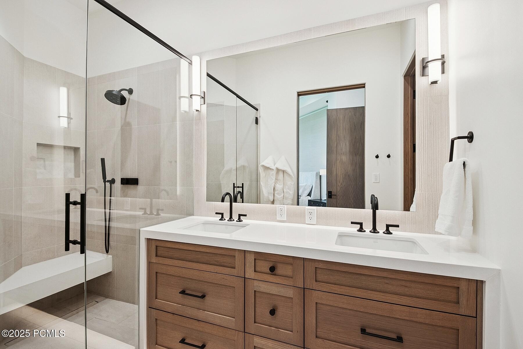 Kamas, Utah 84036, United States, 7 Bedrooms Bedrooms, ,9 BathroomsBathrooms,Residential,Active,187415