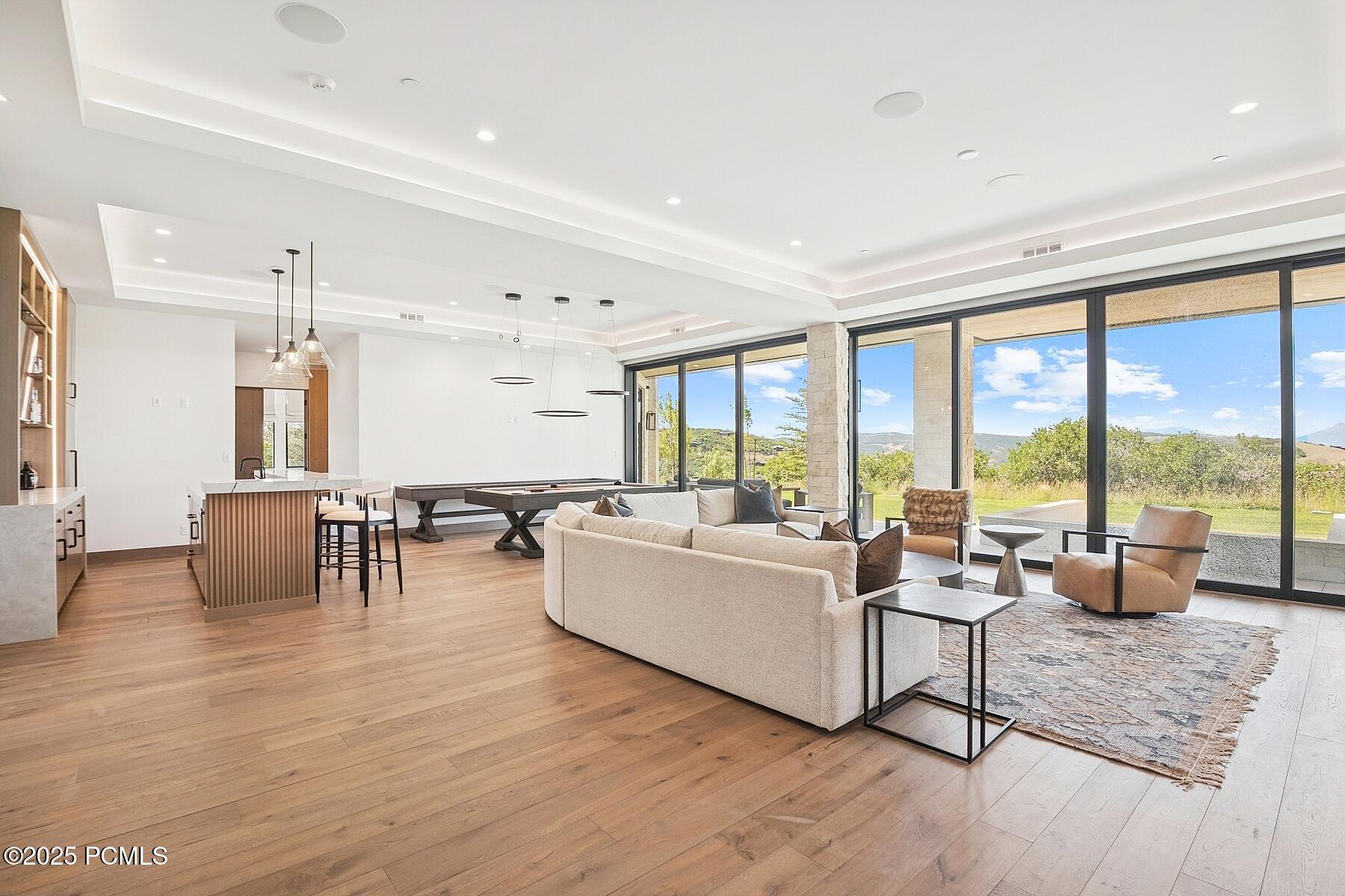 Kamas, Utah 84036, United States, 7 Bedrooms Bedrooms, ,9 BathroomsBathrooms,Residential,Active,187415