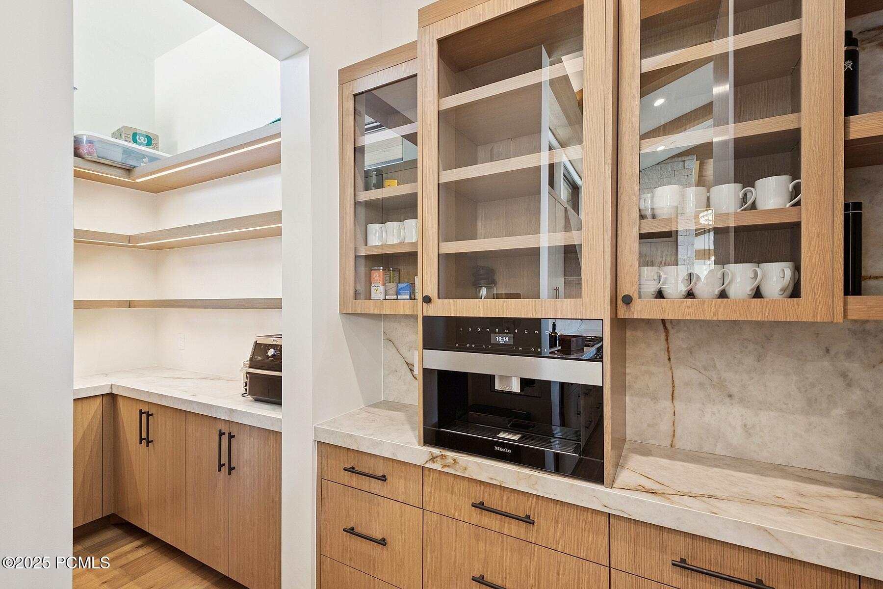 Kamas, Utah 84036, United States, 7 Bedrooms Bedrooms, ,9 BathroomsBathrooms,Residential,Active,187415