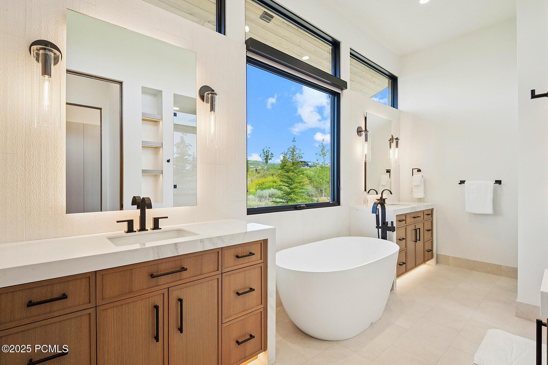 Kamas, Utah 84036, United States, 7 Bedrooms Bedrooms, ,9 BathroomsBathrooms,Residential,Active,187415