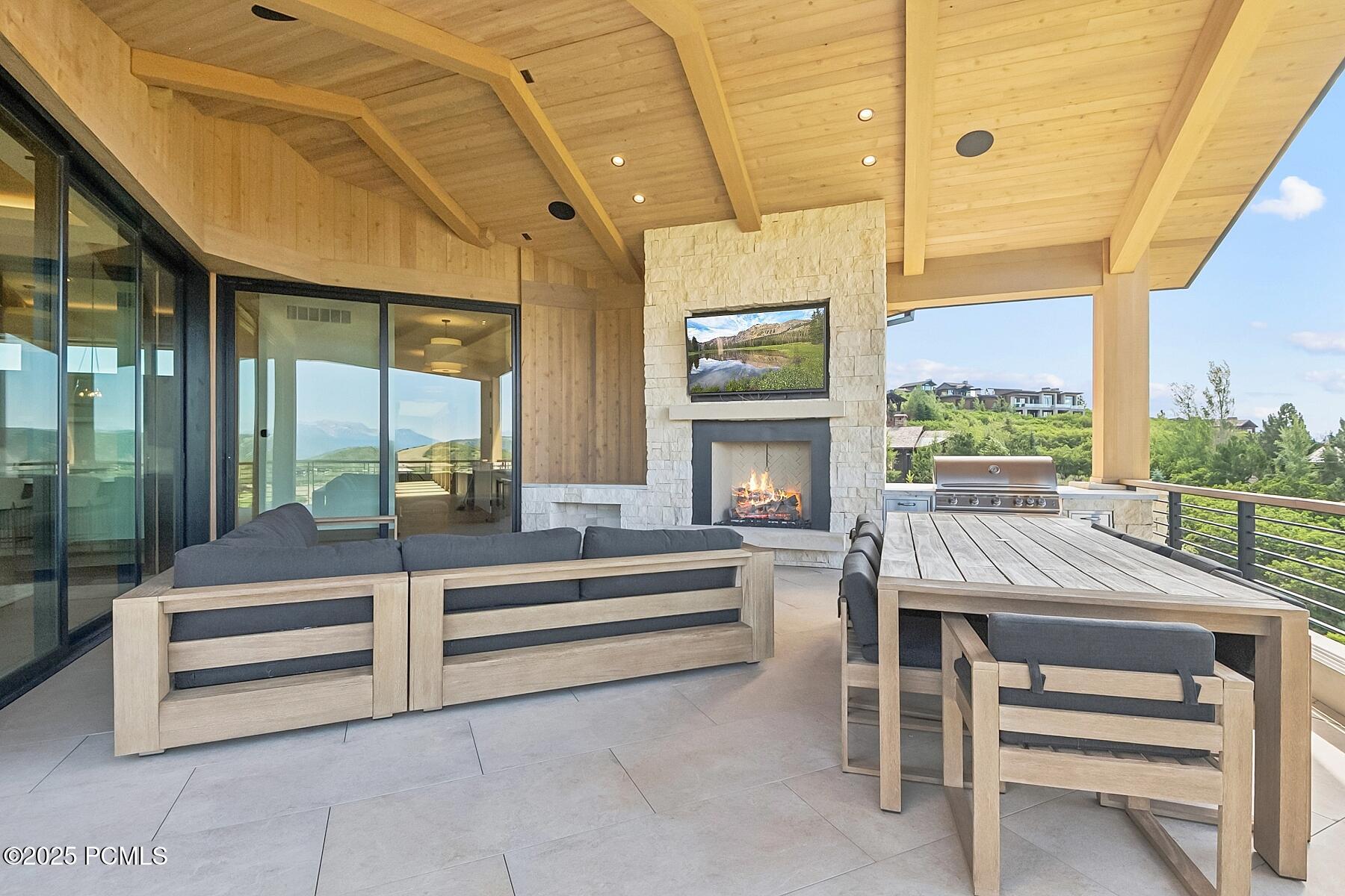 Kamas, Utah 84036, United States, 7 Bedrooms Bedrooms, ,9 BathroomsBathrooms,Residential,Active,187415