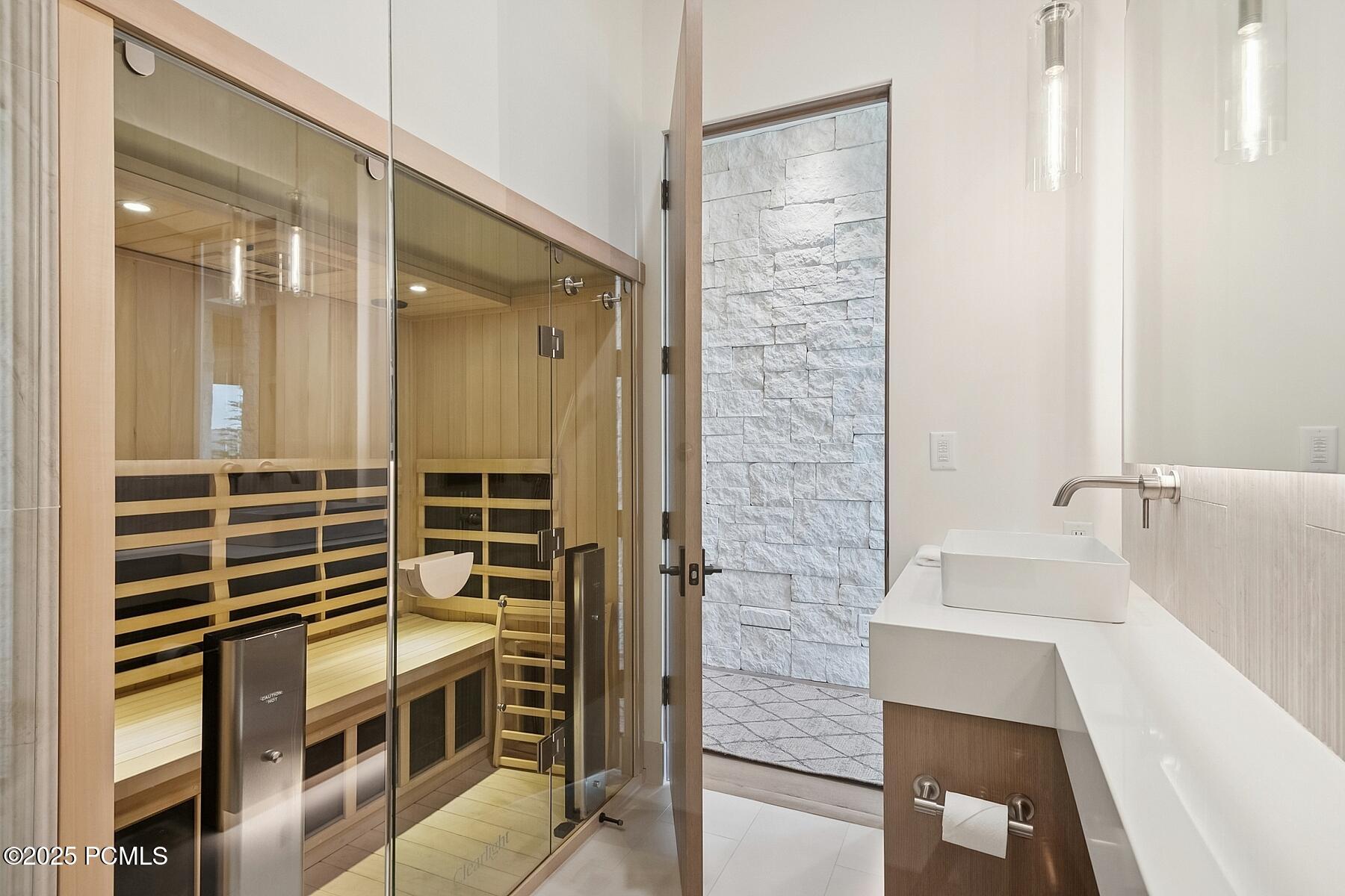 Kamas, Utah 84036, United States, 7 Bedrooms Bedrooms, ,9 BathroomsBathrooms,Residential,Active,187415