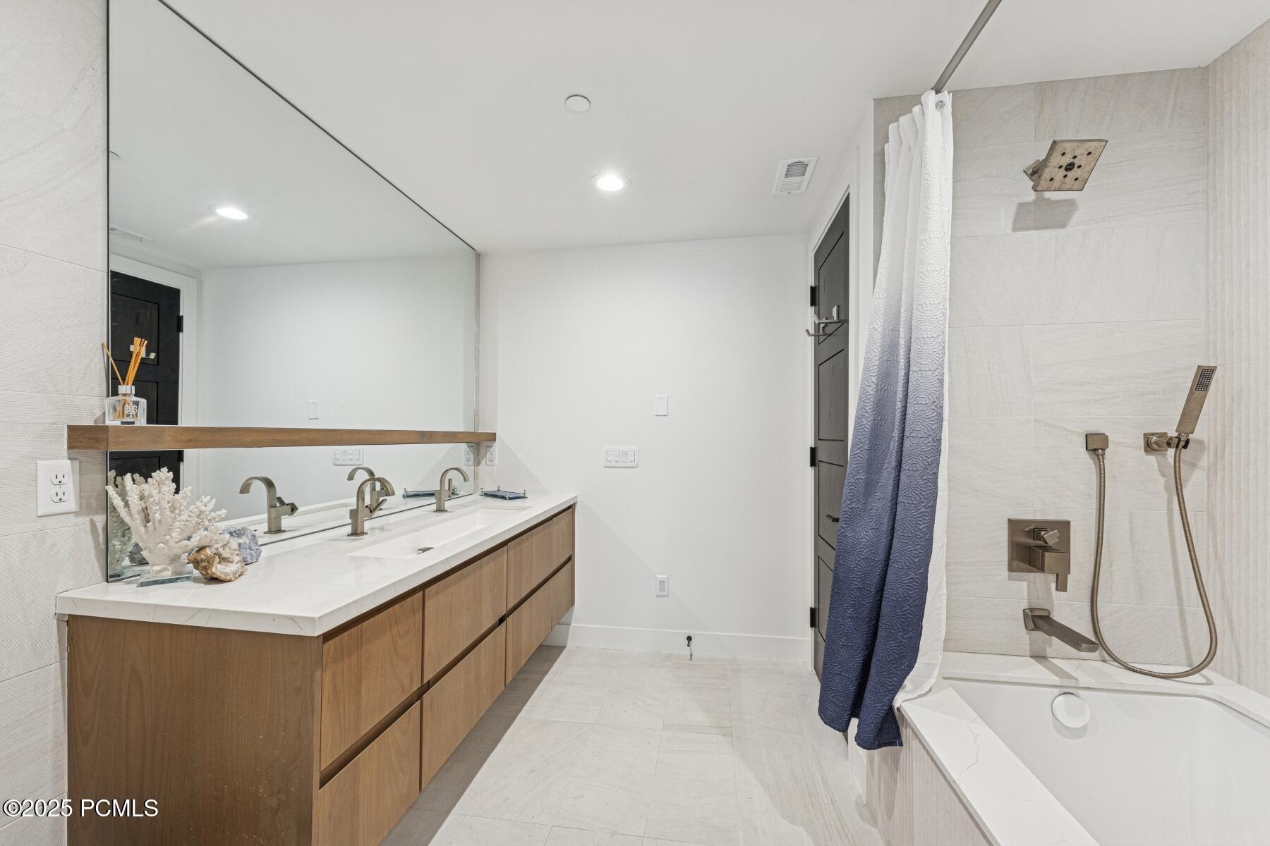 Park City, Utah 84098, United States, 6 Bedrooms Bedrooms, ,6 BathroomsBathrooms,Residential,Active,253933