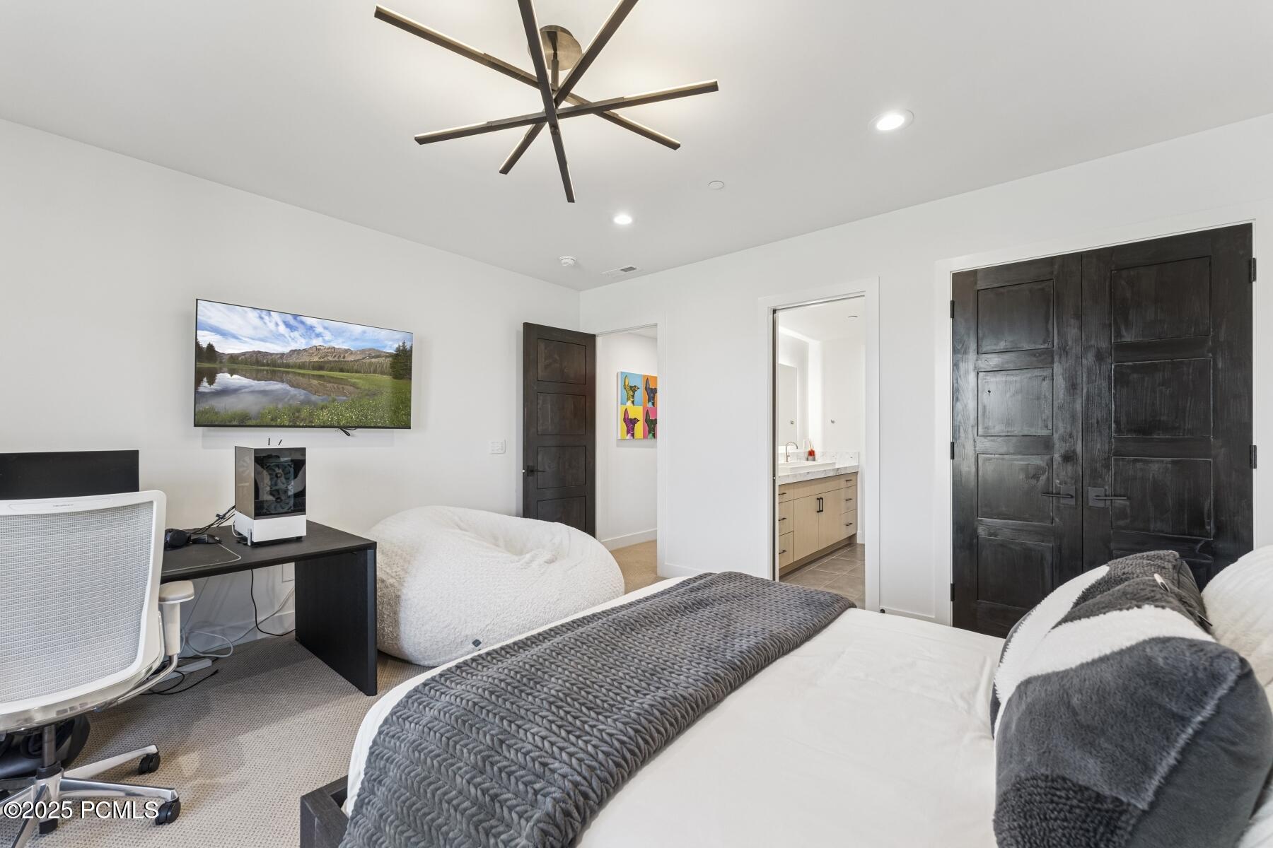 Park City, Utah 84098, United States, 6 Bedrooms Bedrooms, ,6 BathroomsBathrooms,Residential,Active,253933