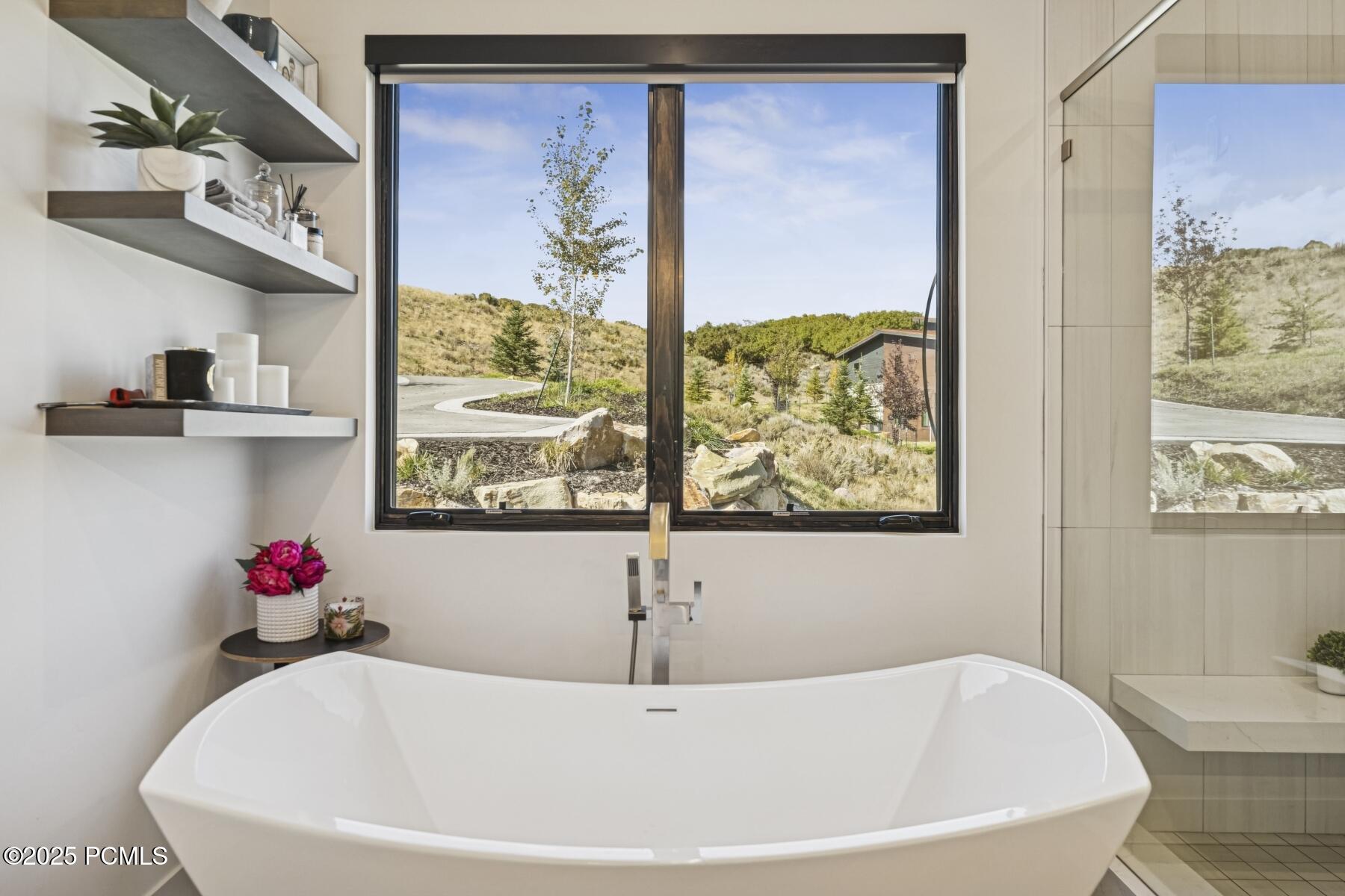 Park City, Utah 84098, United States, 6 Bedrooms Bedrooms, ,6 BathroomsBathrooms,Residential,Active,253933