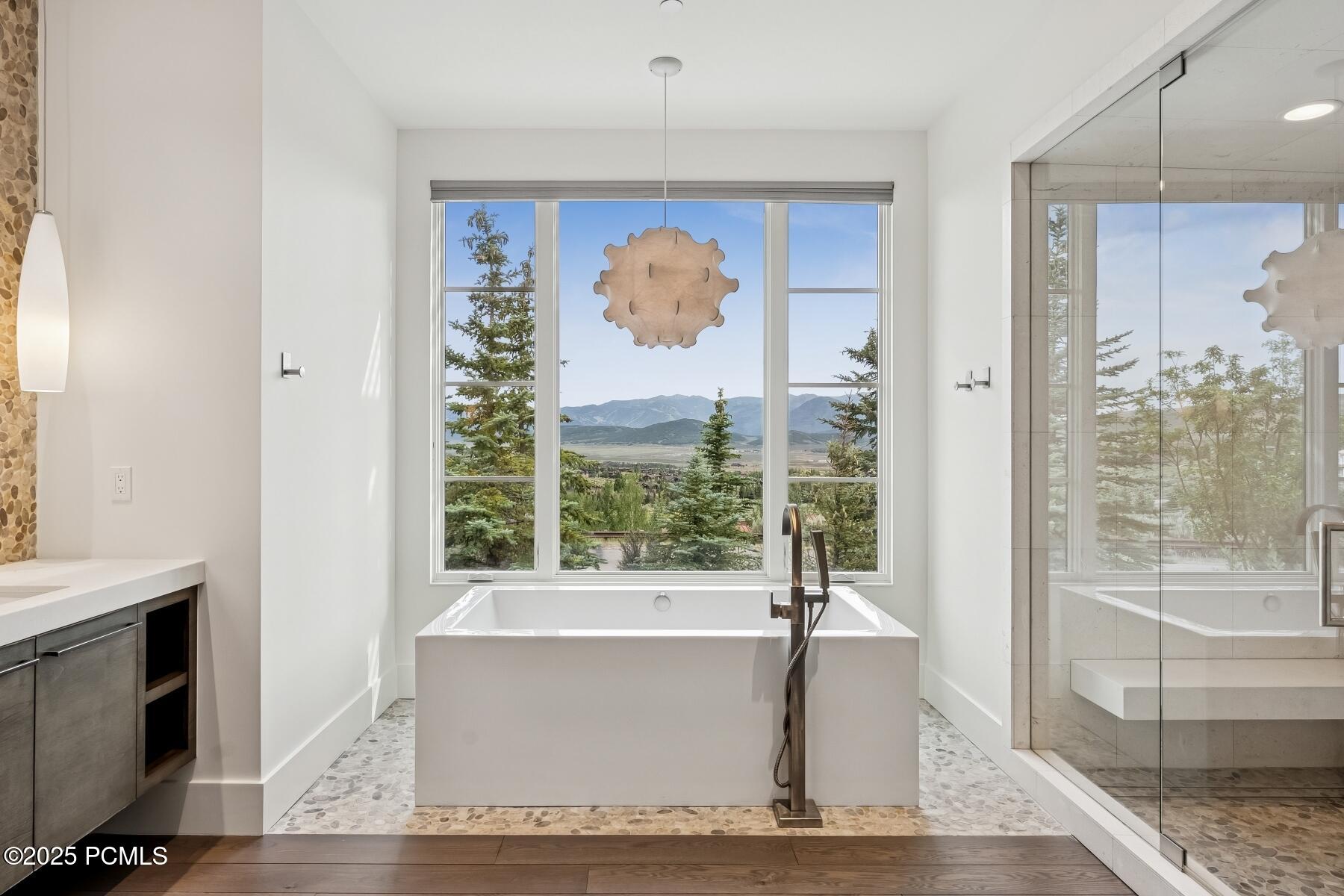 Park City, Utah 84098, United States, 6 Bedrooms Bedrooms, ,8 BathroomsBathrooms,Residential,Active,164156