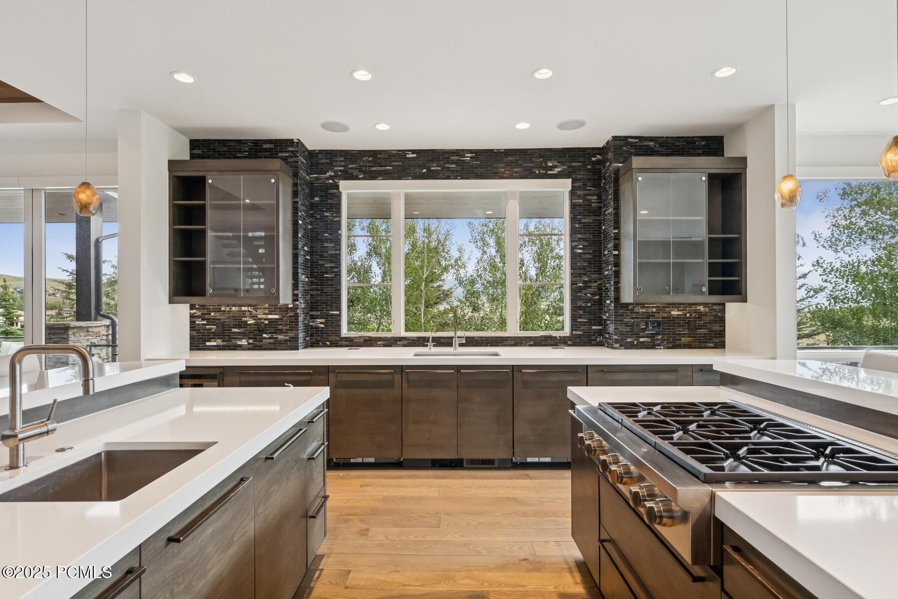 Park City, Utah 84098, United States, 6 Bedrooms Bedrooms, ,8 BathroomsBathrooms,Residential,Active,164156