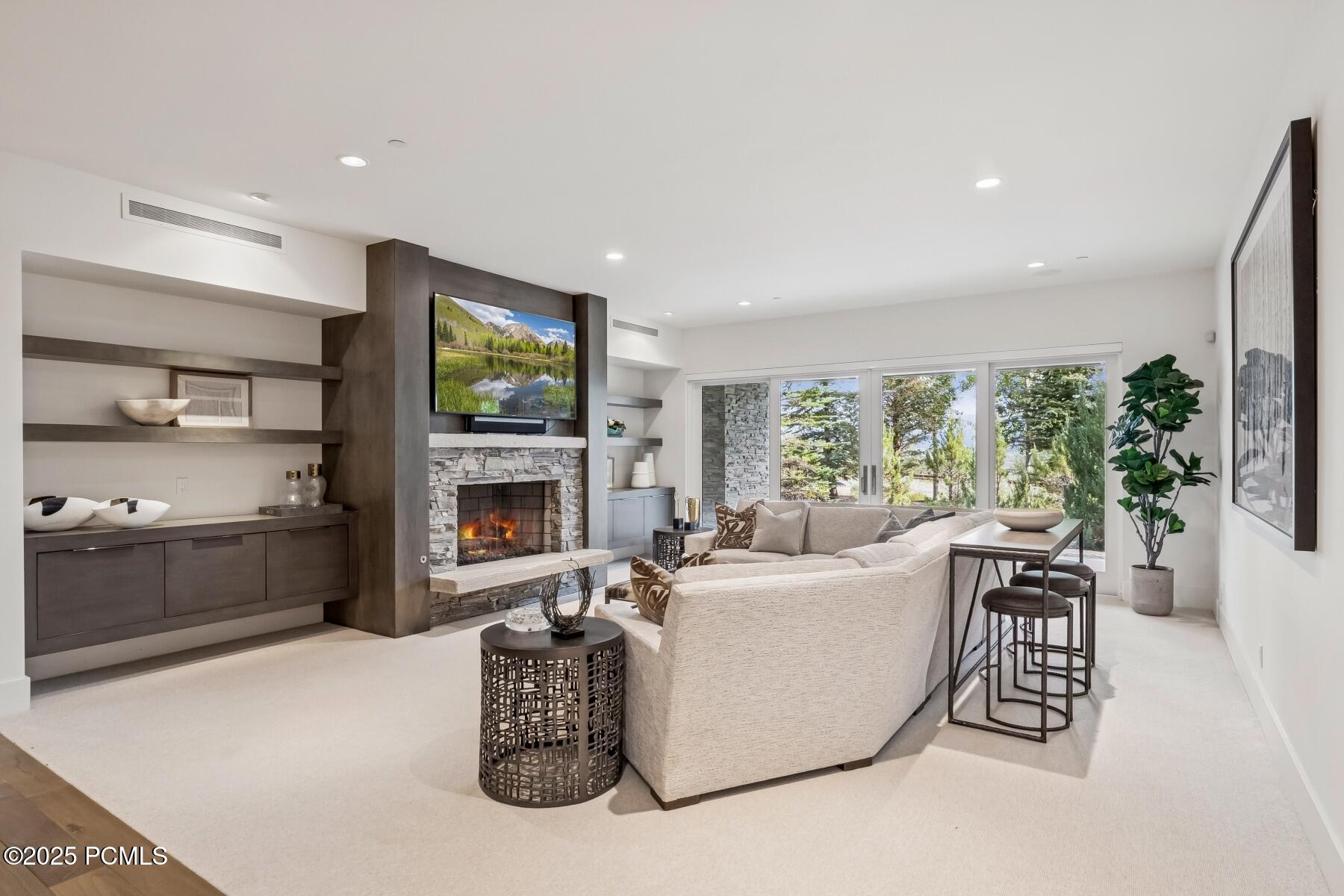 Park City, Utah 84098, United States, 6 Bedrooms Bedrooms, ,8 BathroomsBathrooms,Residential,Active,164156