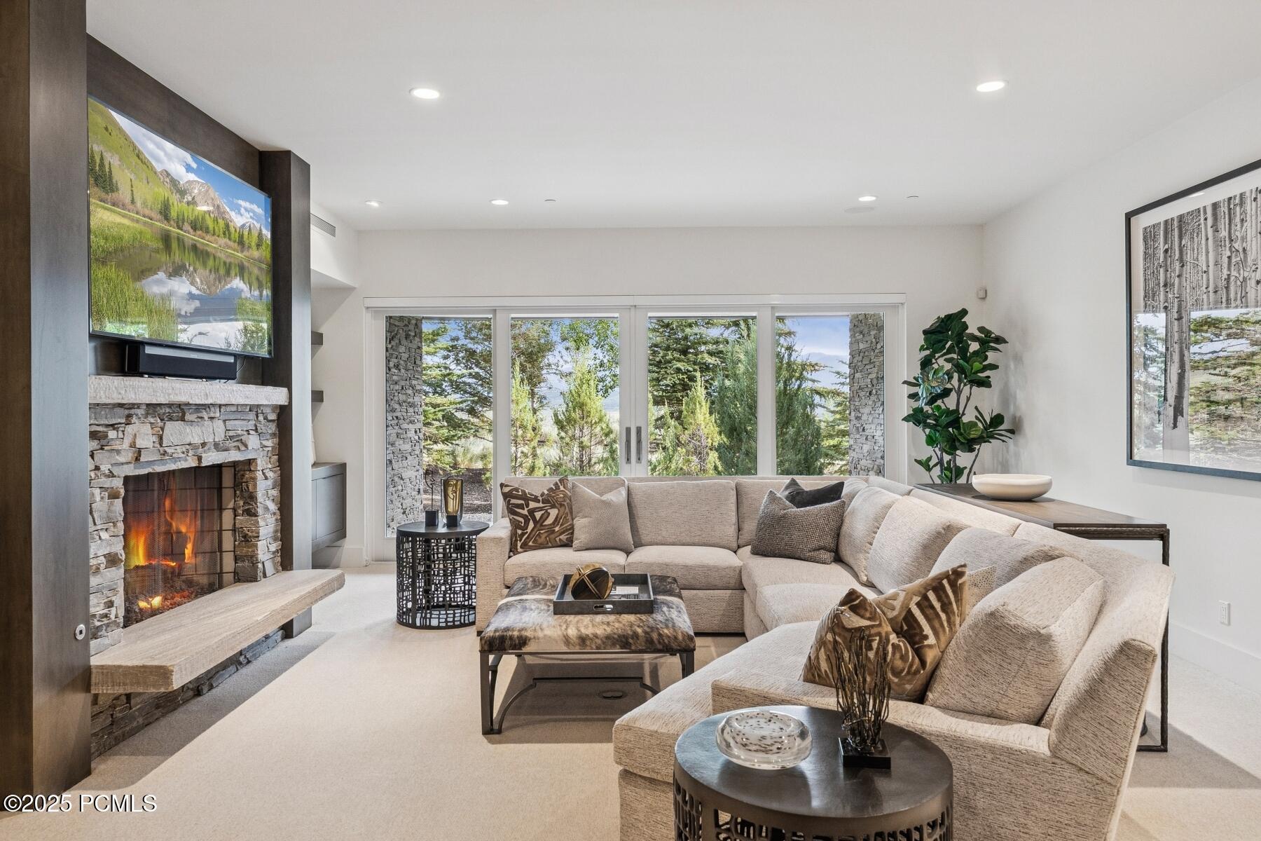 Park City, Utah 84098, United States, 6 Bedrooms Bedrooms, ,8 BathroomsBathrooms,Residential,Active,164156