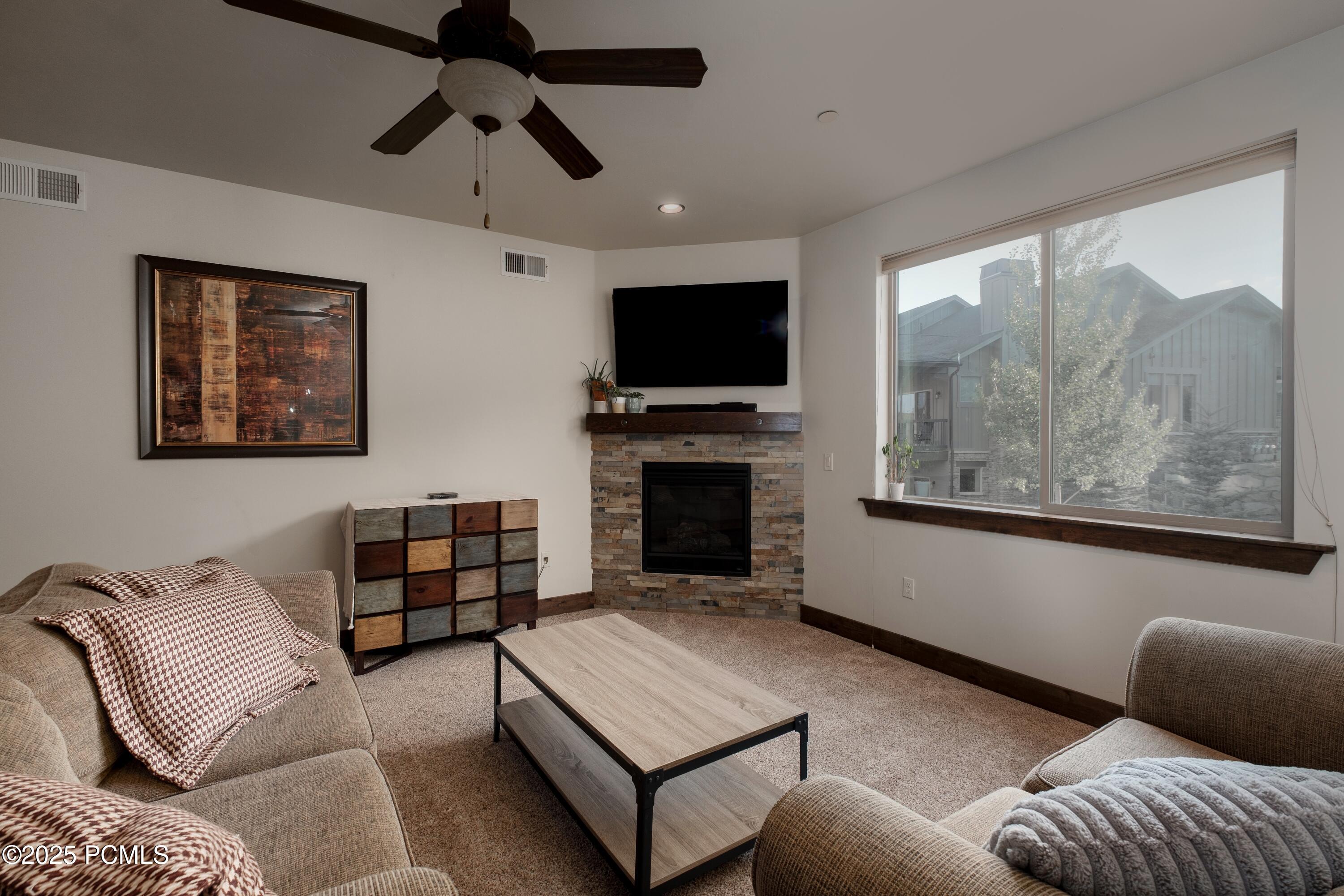 Kamas, Utah 84036, United States, 2 Bedrooms Bedrooms, ,2 BathroomsBathrooms,Residential,Active,181027