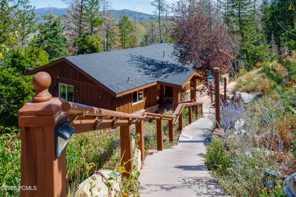 390 MATTERHORN DR, PARK CITY, UT 84098 - Image 9c8d2bb02a3c9ba8d3c691158549b2ae/657163642