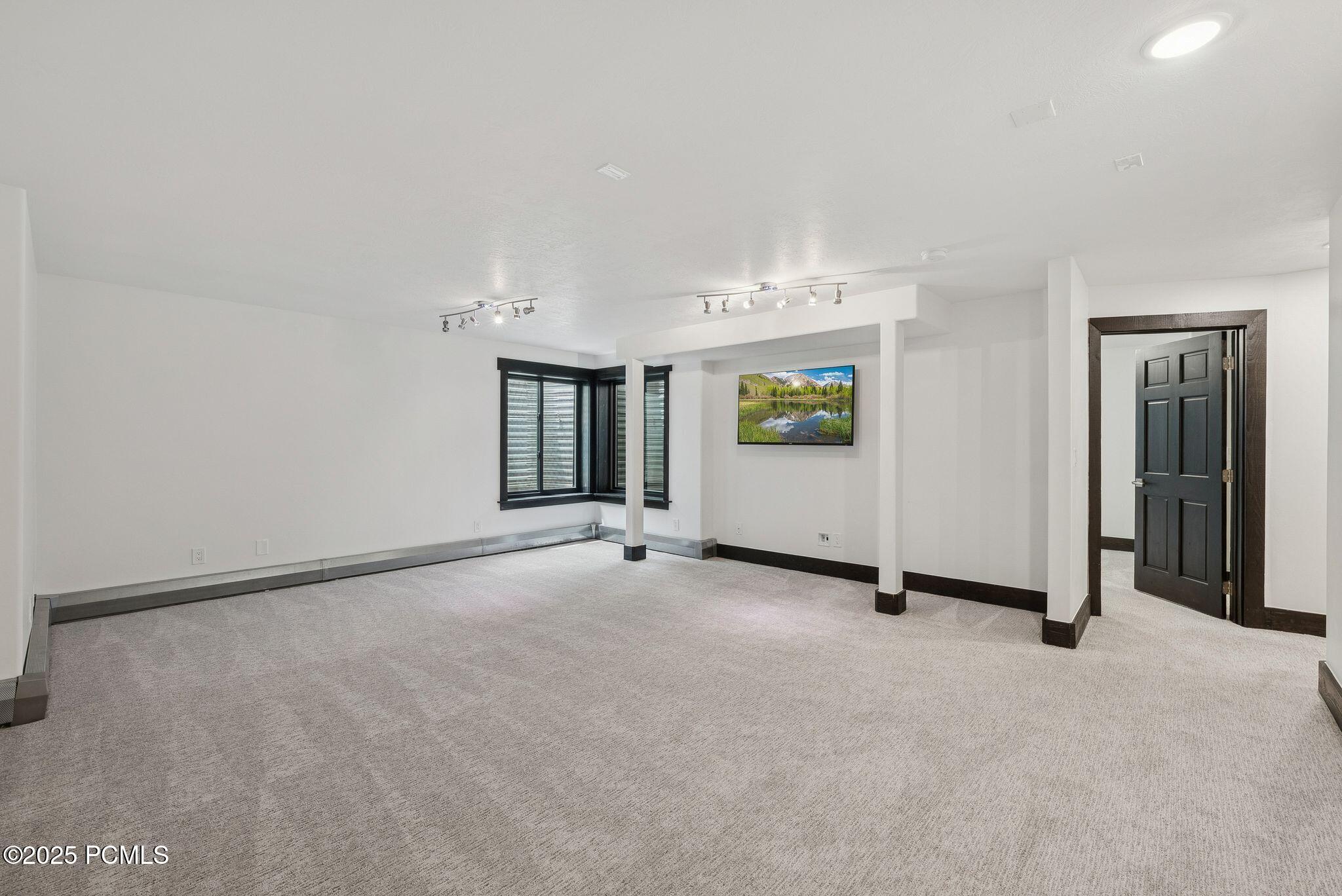 Park City, Utah 84098, United States, 5 Bedrooms Bedrooms, ,5 BathroomsBathrooms,Residential,Active,167941