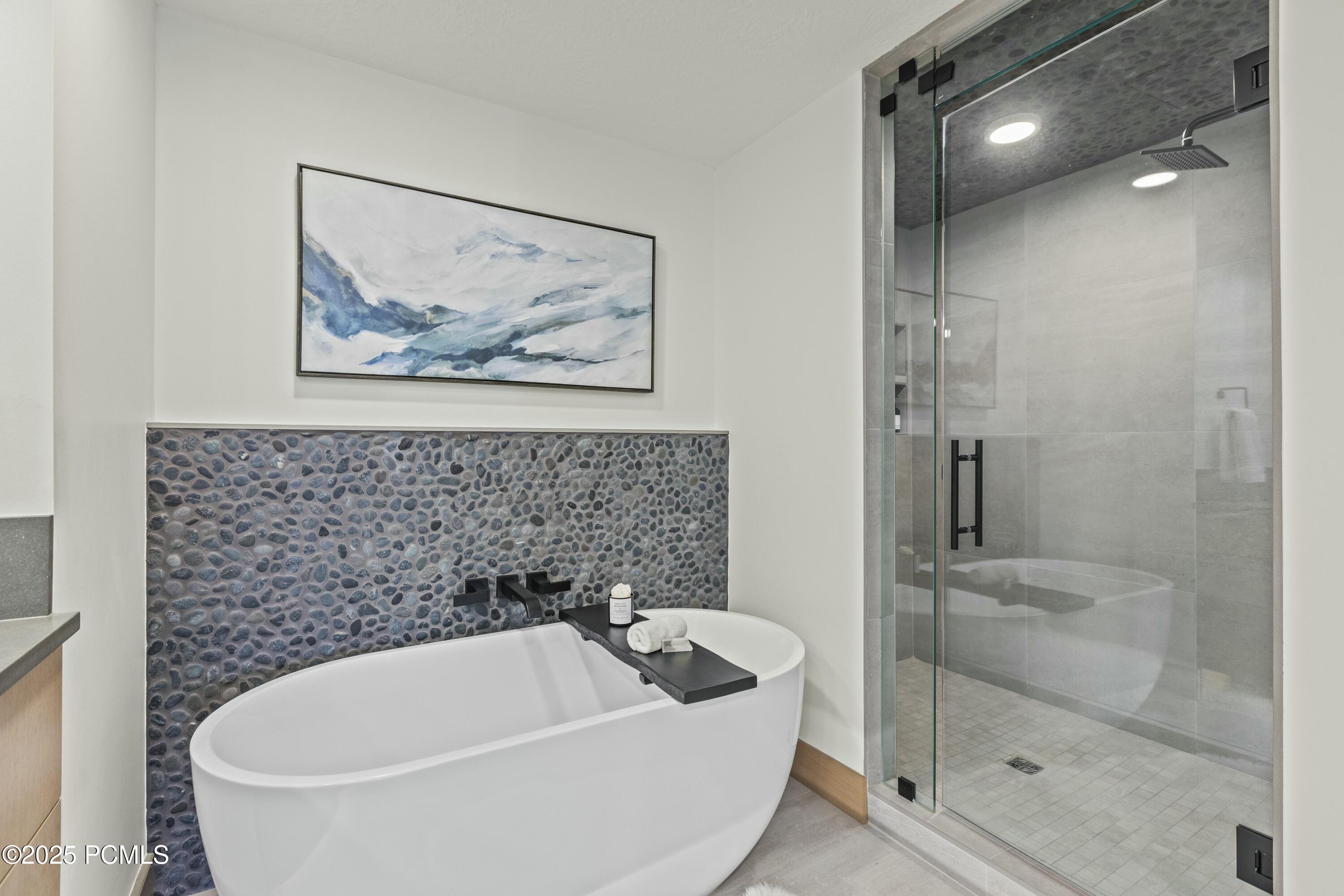 Park City, Utah 84060, United States, 2 Bedrooms Bedrooms, ,3 BathroomsBathrooms,Residential,Active,11534