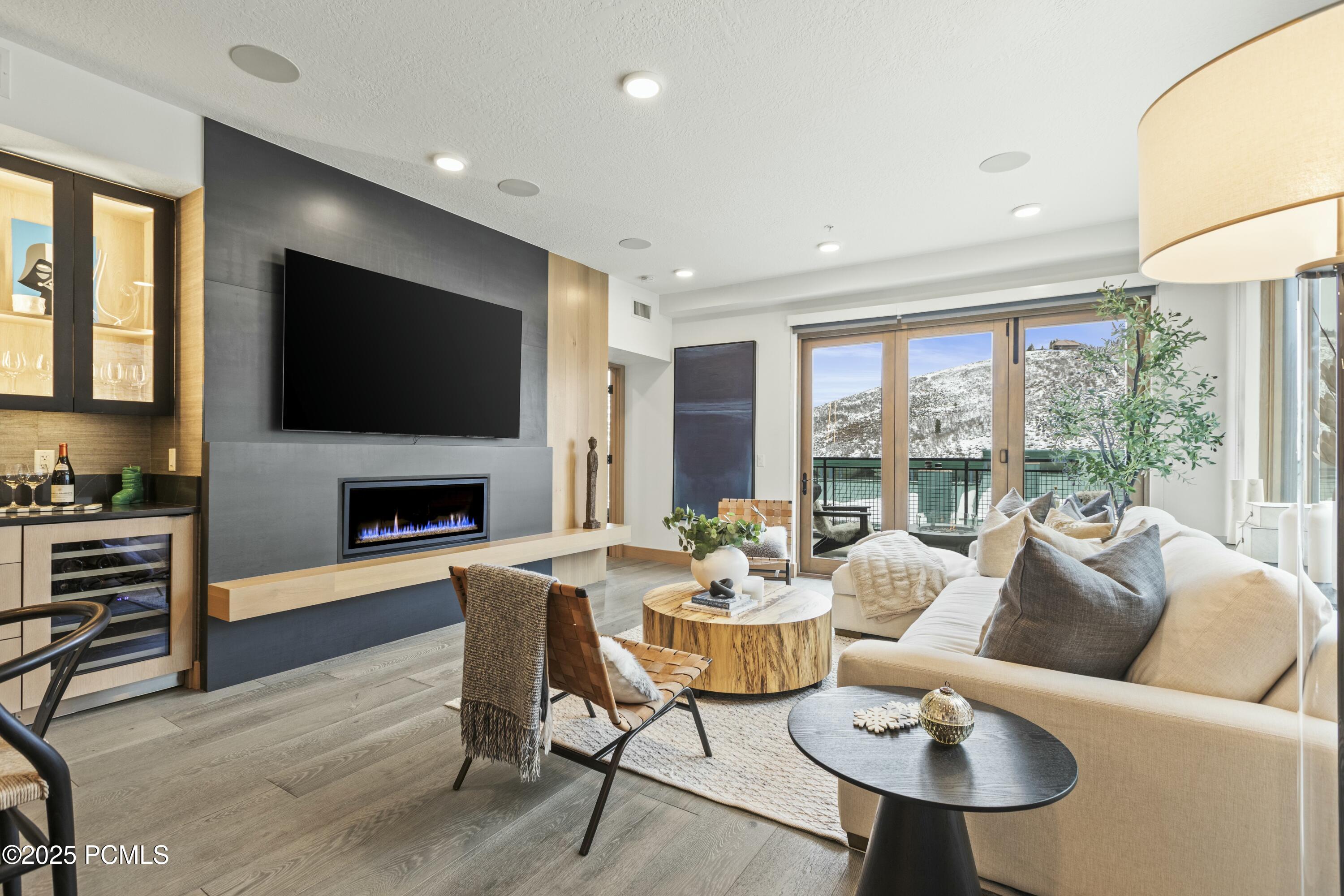 Park City, Utah 84060, United States, 2 Bedrooms Bedrooms, ,3 BathroomsBathrooms,Residential,Active,11534