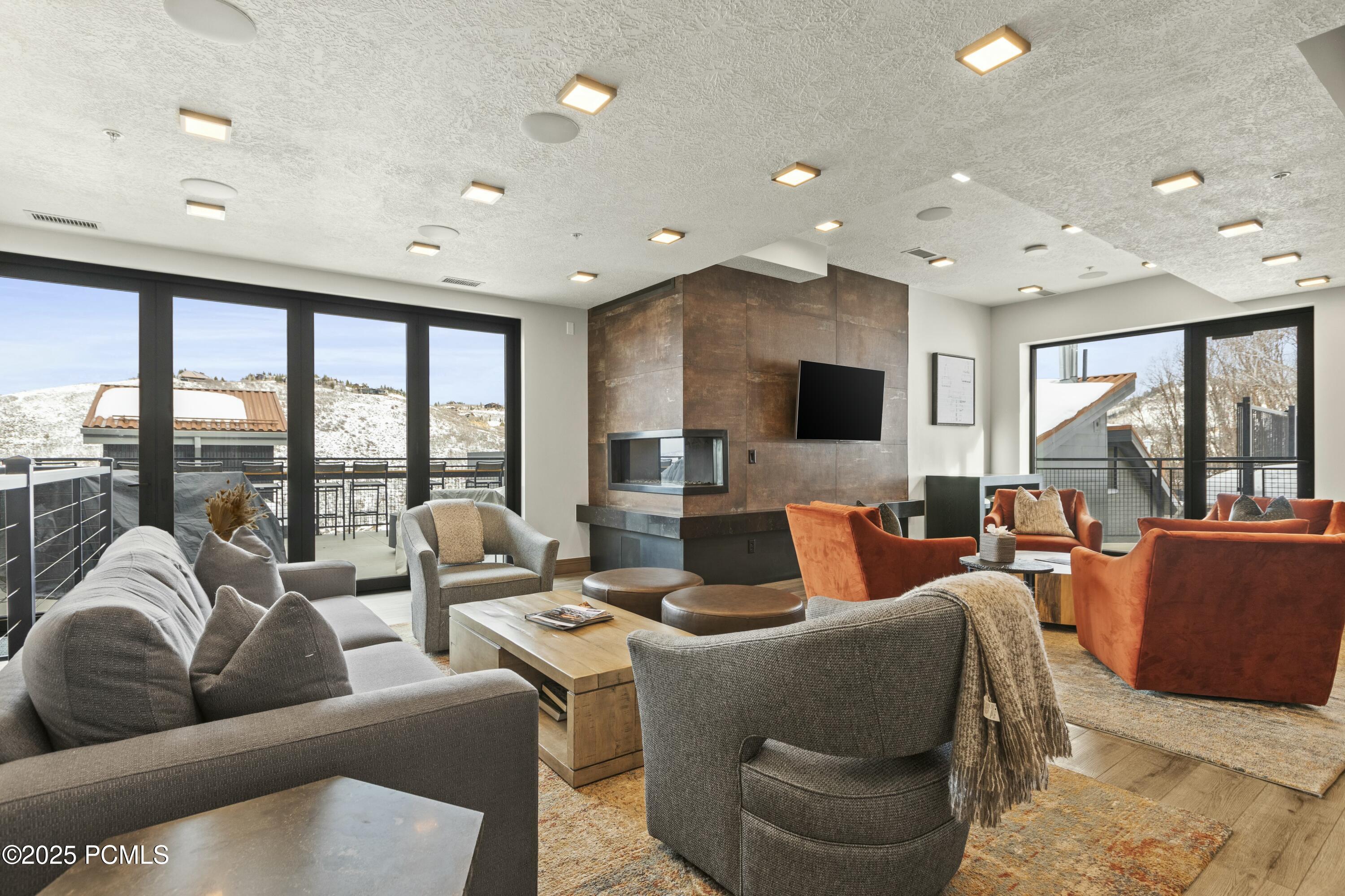 Park City, Utah 84060, United States, 2 Bedrooms Bedrooms, ,3 BathroomsBathrooms,Residential,Active,11534