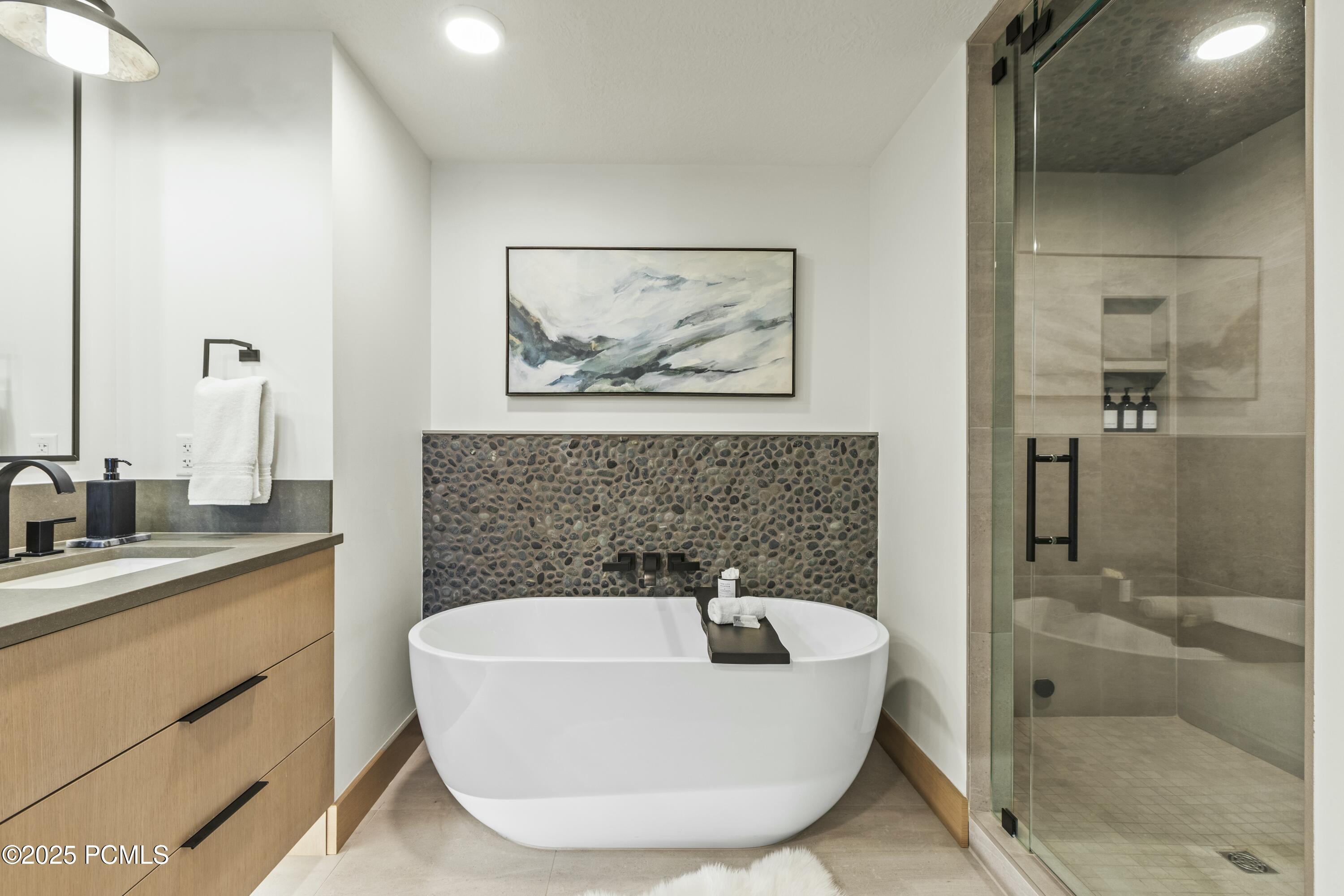 Park City, Utah 84060, United States, 2 Bedrooms Bedrooms, ,3 BathroomsBathrooms,Residential,Active,11534