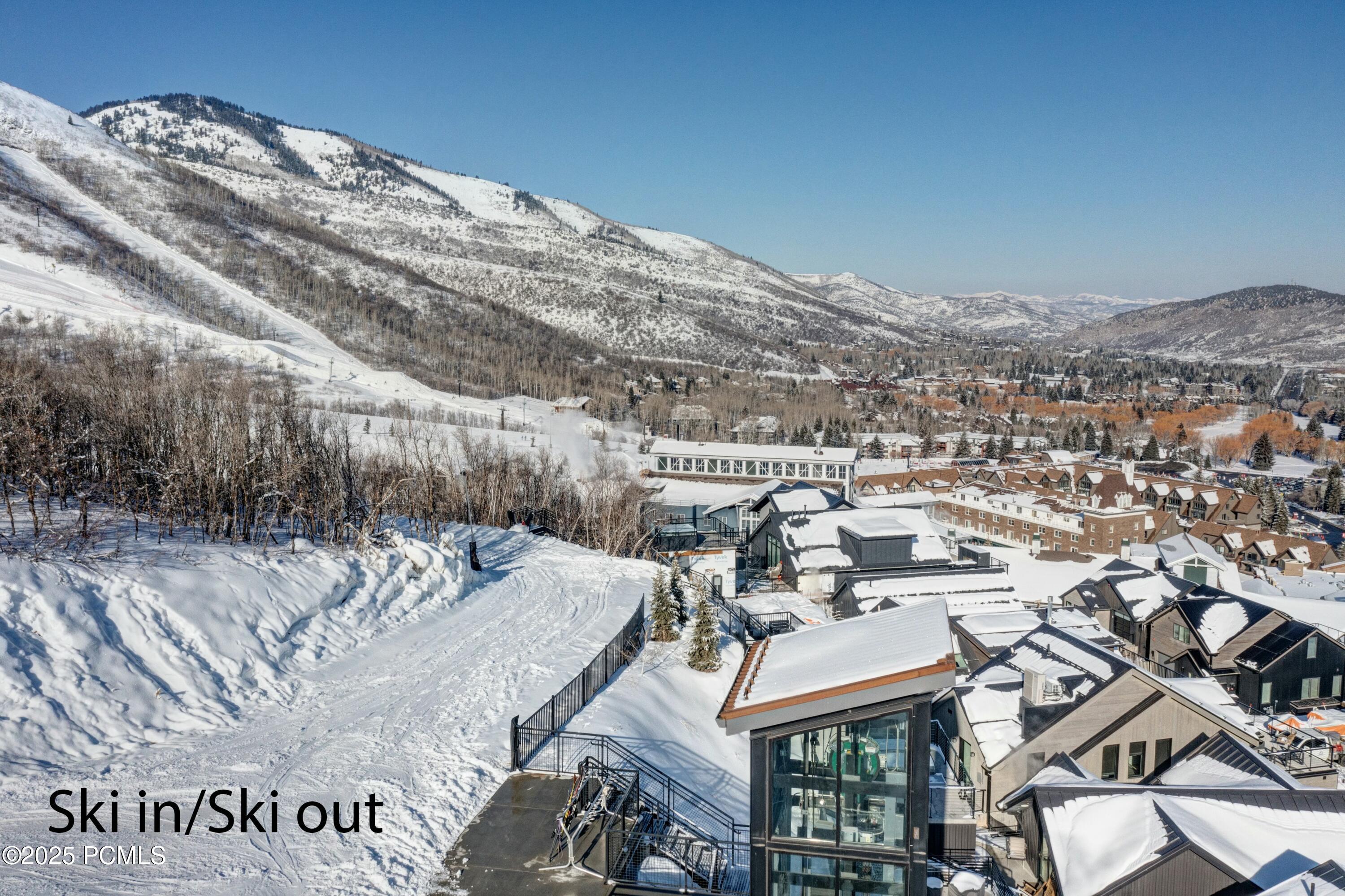 Park City, Utah 84060, United States, 2 Bedrooms Bedrooms, ,3 BathroomsBathrooms,Residential,Active,11534