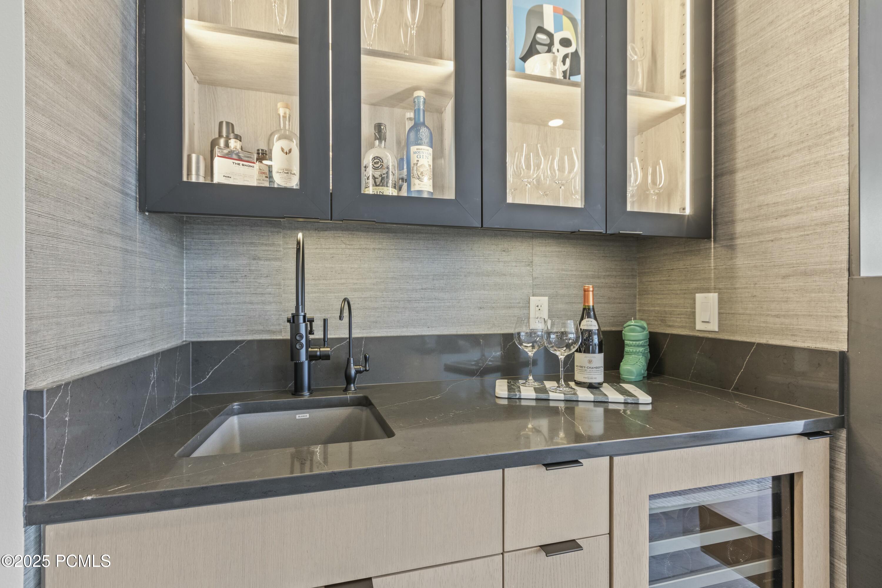 Park City, Utah 84060, United States, 2 Bedrooms Bedrooms, ,3 BathroomsBathrooms,Residential,Active,11534