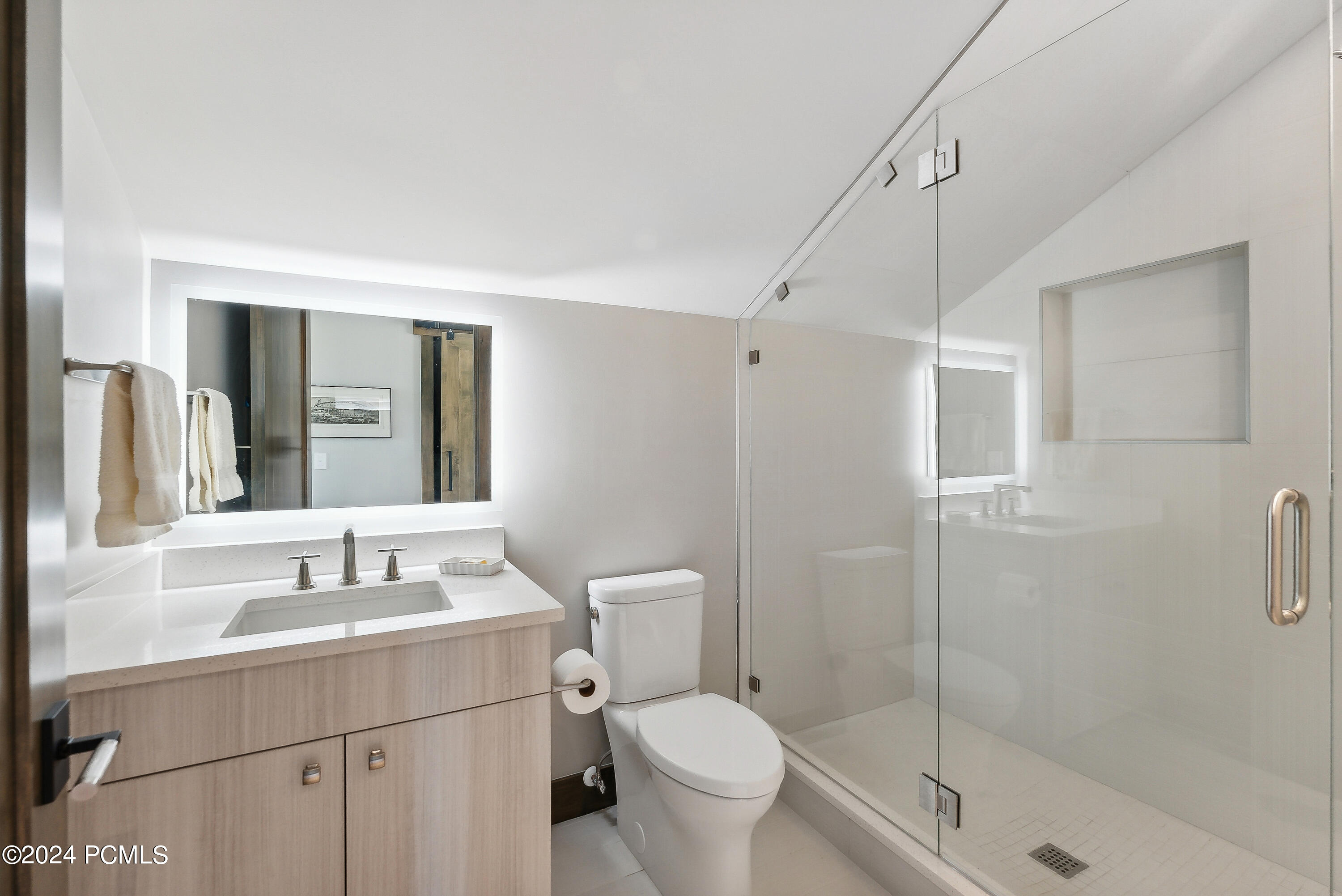 Kamas, Utah 84036, United States, 5 Bedrooms Bedrooms, ,7 BathroomsBathrooms,Residential,Pending,45628