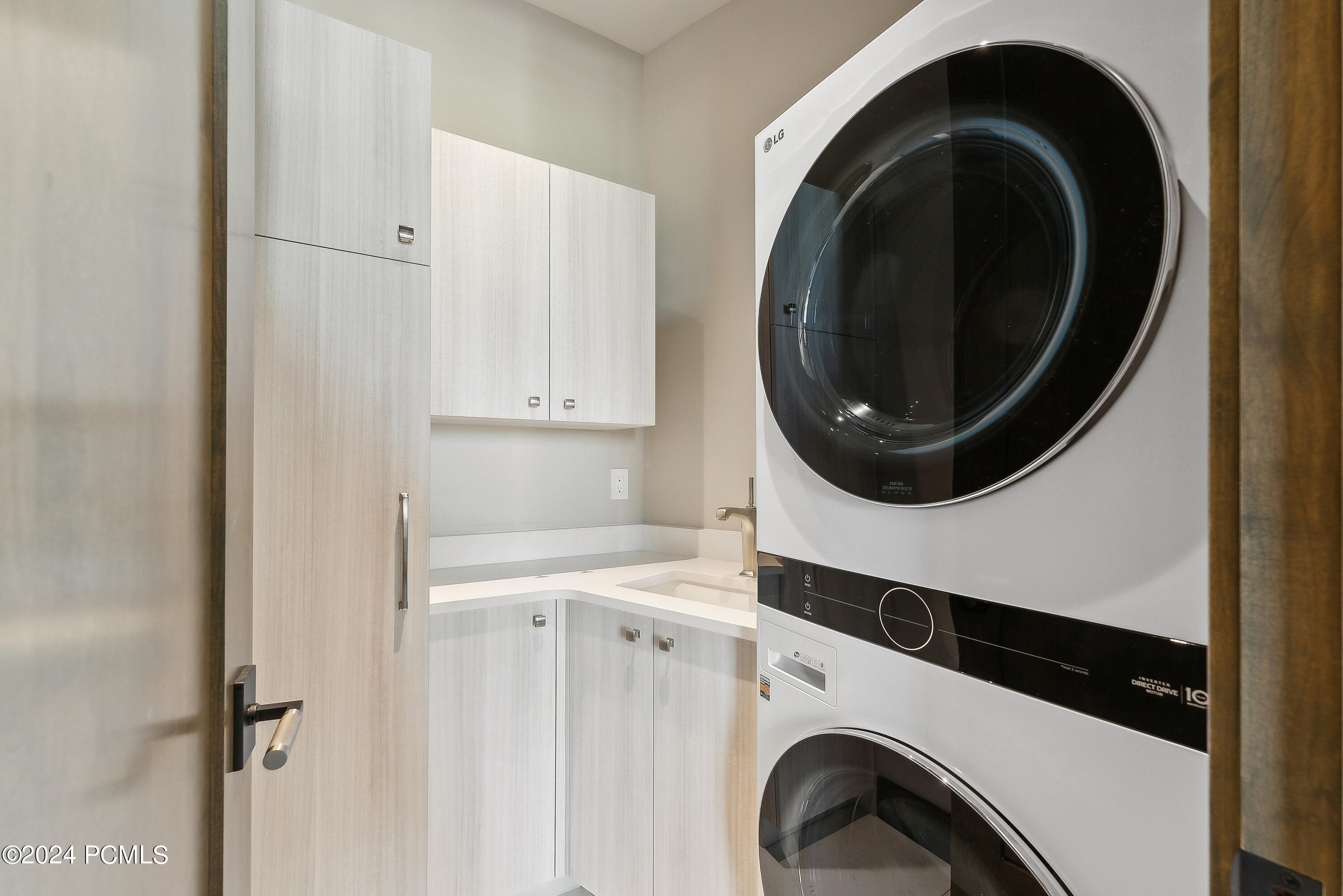 Kamas, Utah 84036, United States, 5 Bedrooms Bedrooms, ,7 BathroomsBathrooms,Residential,Pending,45628