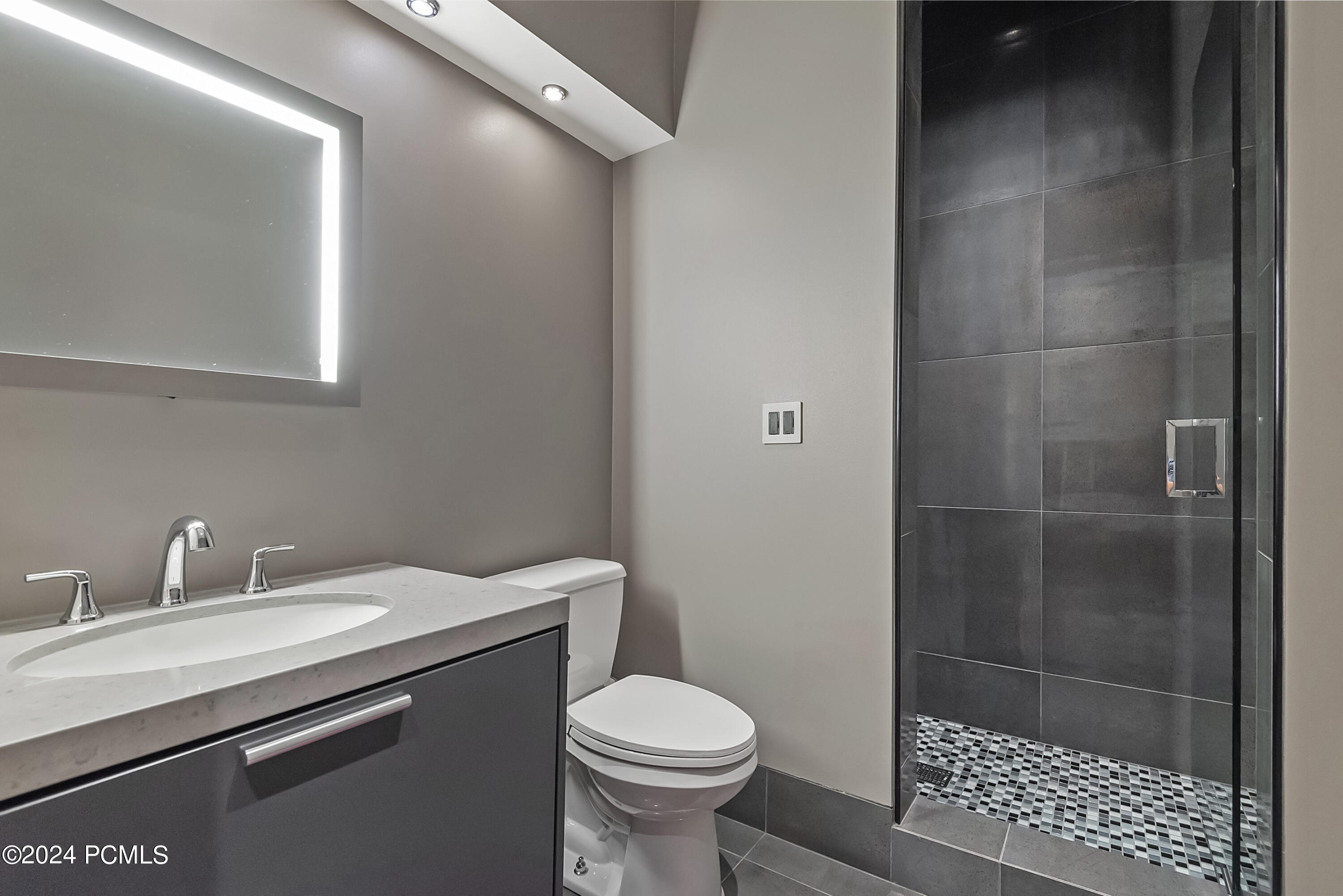 Salt Lake City, Utah 84121, United States, 4 Bedrooms Bedrooms, ,8 BathroomsBathrooms,Residential,Active,46339