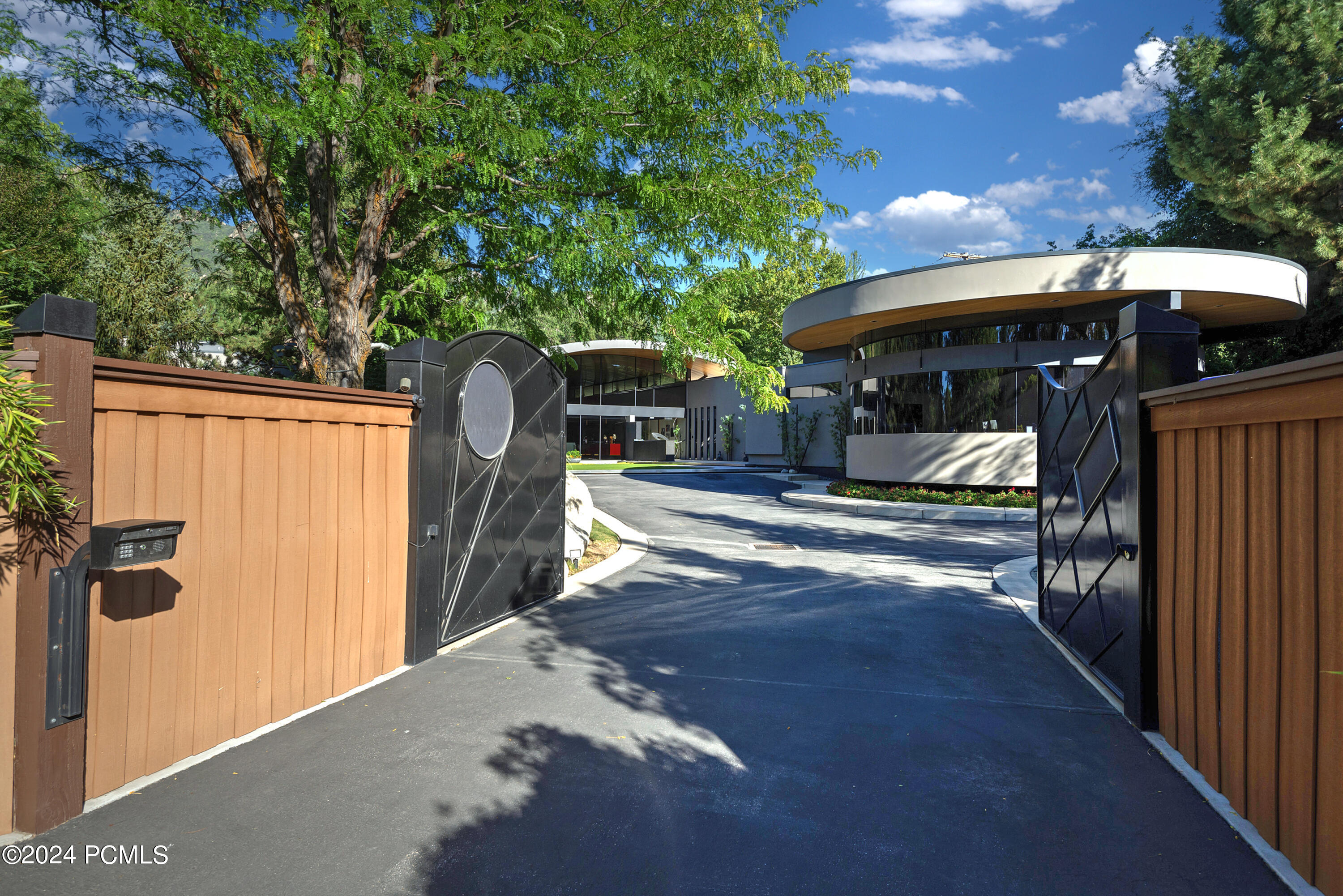 Salt Lake City, Utah 84121, United States, 4 Bedrooms Bedrooms, ,8 BathroomsBathrooms,Residential,Active,46339