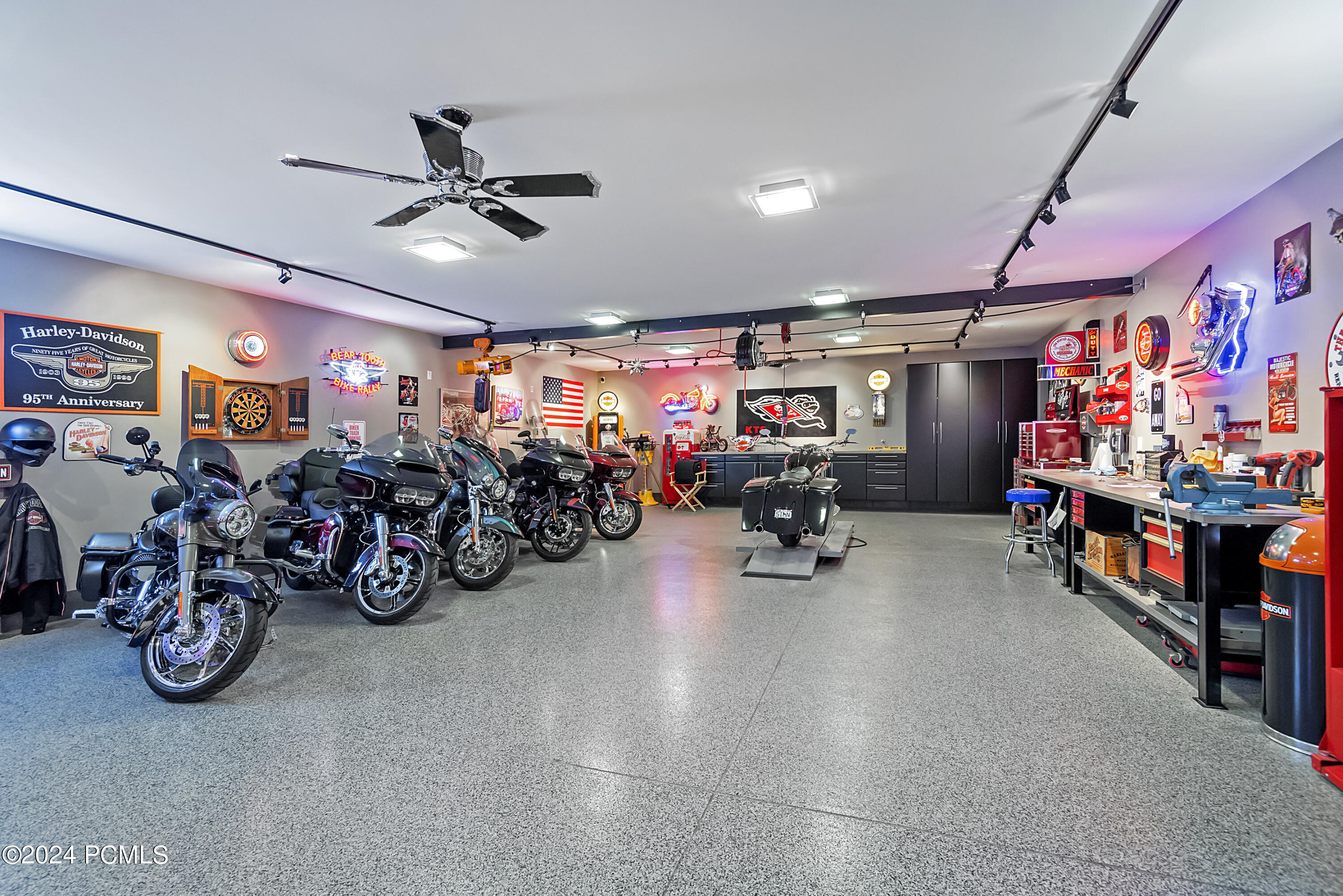 Salt Lake City, Utah 84121, United States, 4 Bedrooms Bedrooms, ,8 BathroomsBathrooms,Residential,Active,46339