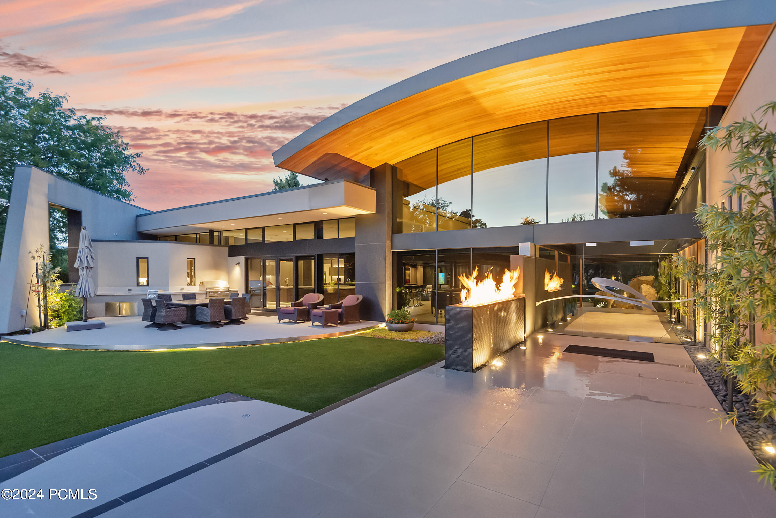 Salt Lake City, Utah 84121, United States, 4 Bedrooms Bedrooms, ,8 BathroomsBathrooms,Residential,Active,46339