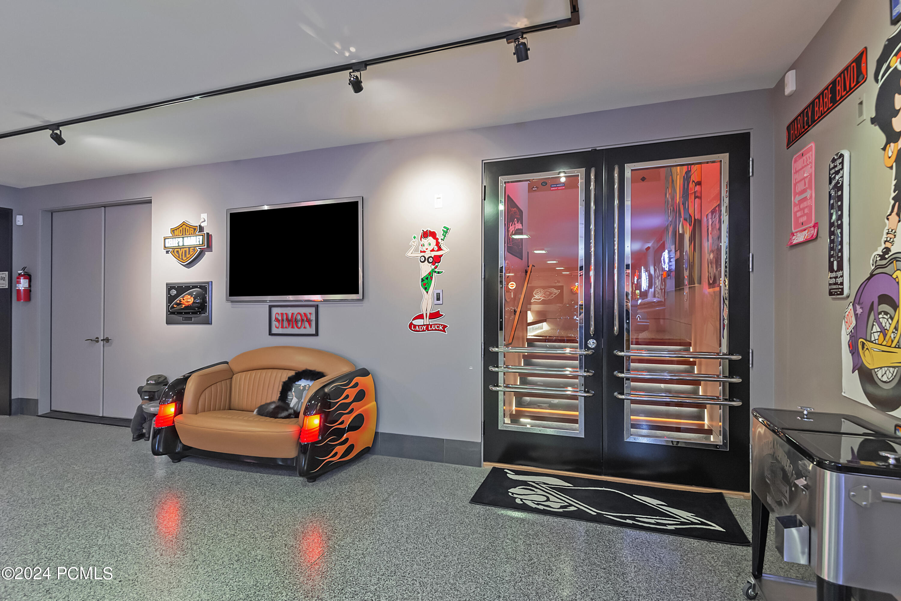 Salt Lake City, Utah 84121, United States, 4 Bedrooms Bedrooms, ,8 BathroomsBathrooms,Residential,Active,46339