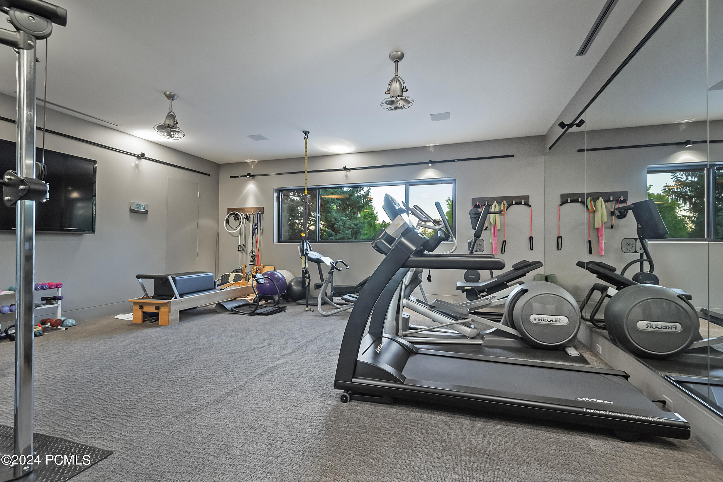 Salt Lake City, Utah 84121, United States, 4 Bedrooms Bedrooms, ,8 BathroomsBathrooms,Residential,Active,46339