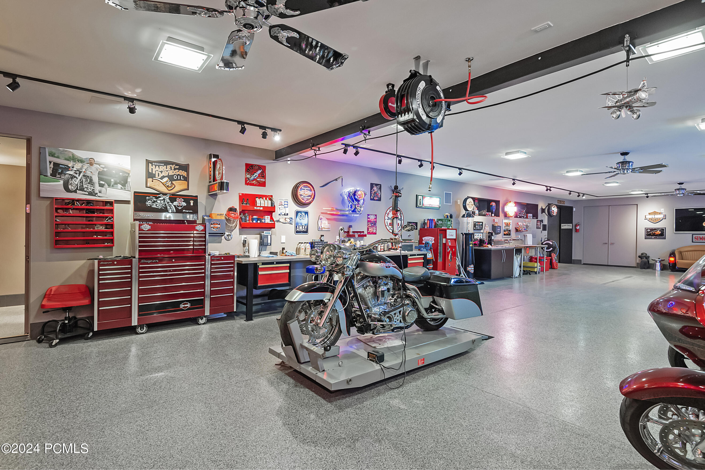 Salt Lake City, Utah 84121, United States, 4 Bedrooms Bedrooms, ,8 BathroomsBathrooms,Residential,Active,46339