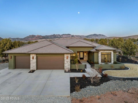 Homes For Sale - 178 Peregrine Circle<br/> Dammeron Valley, UT 84783