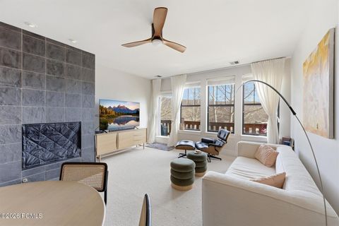 Condo For Sale - 8370 Meadowview Court #B24<br/> Summit County, Park City, UT 84098