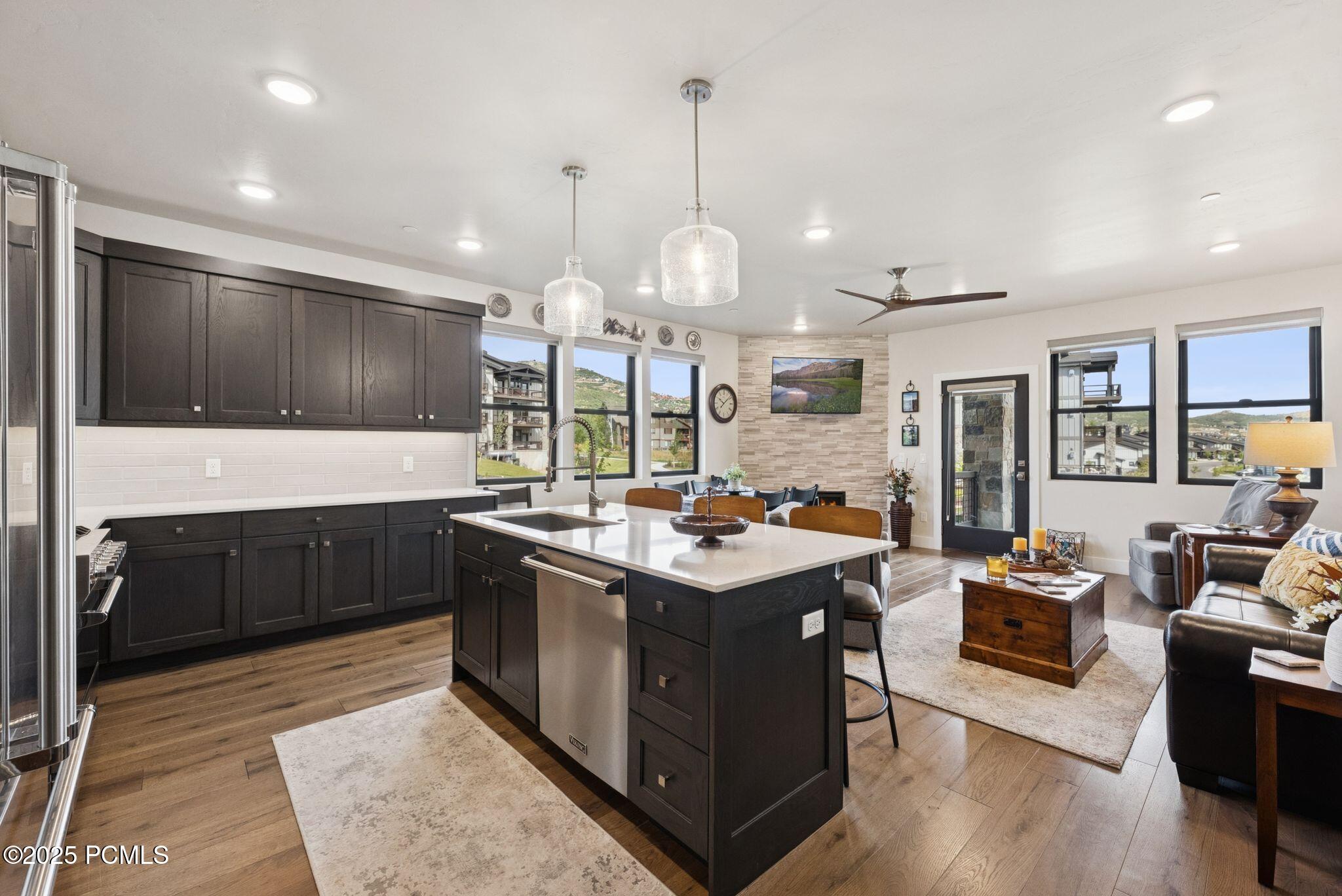 Heber City, Utah 84032, United States, 3 Bedrooms Bedrooms, ,2 BathroomsBathrooms,Residential,Active,229602